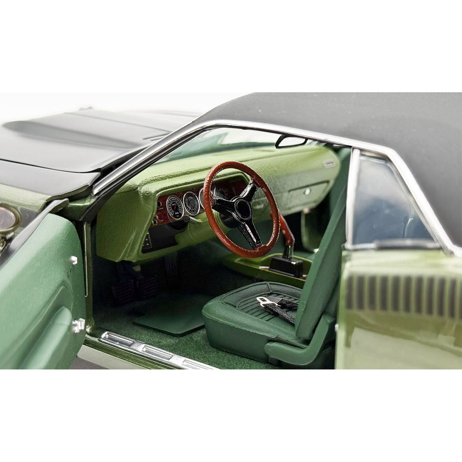 Alt View 2. ACME - 1970 Plymouth AAR Cuda Ivy Green Metallic with Black and Black Vinyl Top w/Green Interior 1/18 Diecast Model Car by ACME.