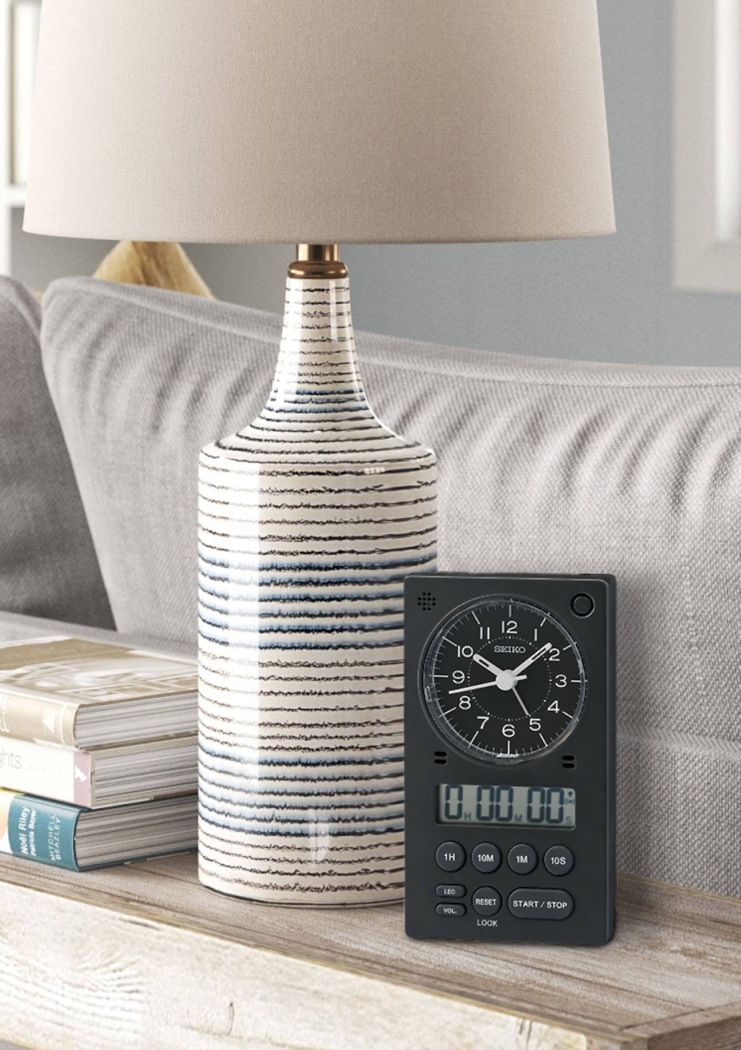 Sure, here is the corrected and grouped text:

- SEIKO
- 1H 10M 1M 10S
- LEC VOL RESET LOCK START / STOP
- 000.00
- 12 1 11 2 10 3 9 4 8 5 7 6
- Patricia HITCH BEAZLEY
- 11 12 1 11 2 10 3 9 4 8 5 7 6 0
- H 00 M 00
- 1H 10M 1M 10S
- LEC VOL RESET LOCK START / STOP