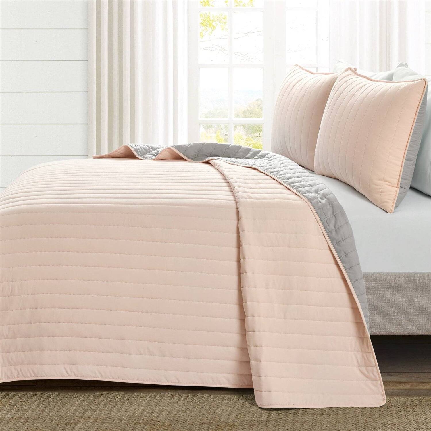 Left. Hivvago - Twin/Twin XL Soft Reversible Lightweight Quilt Set in Rose Blush Pink and Grey - Blush Pink and Grey.