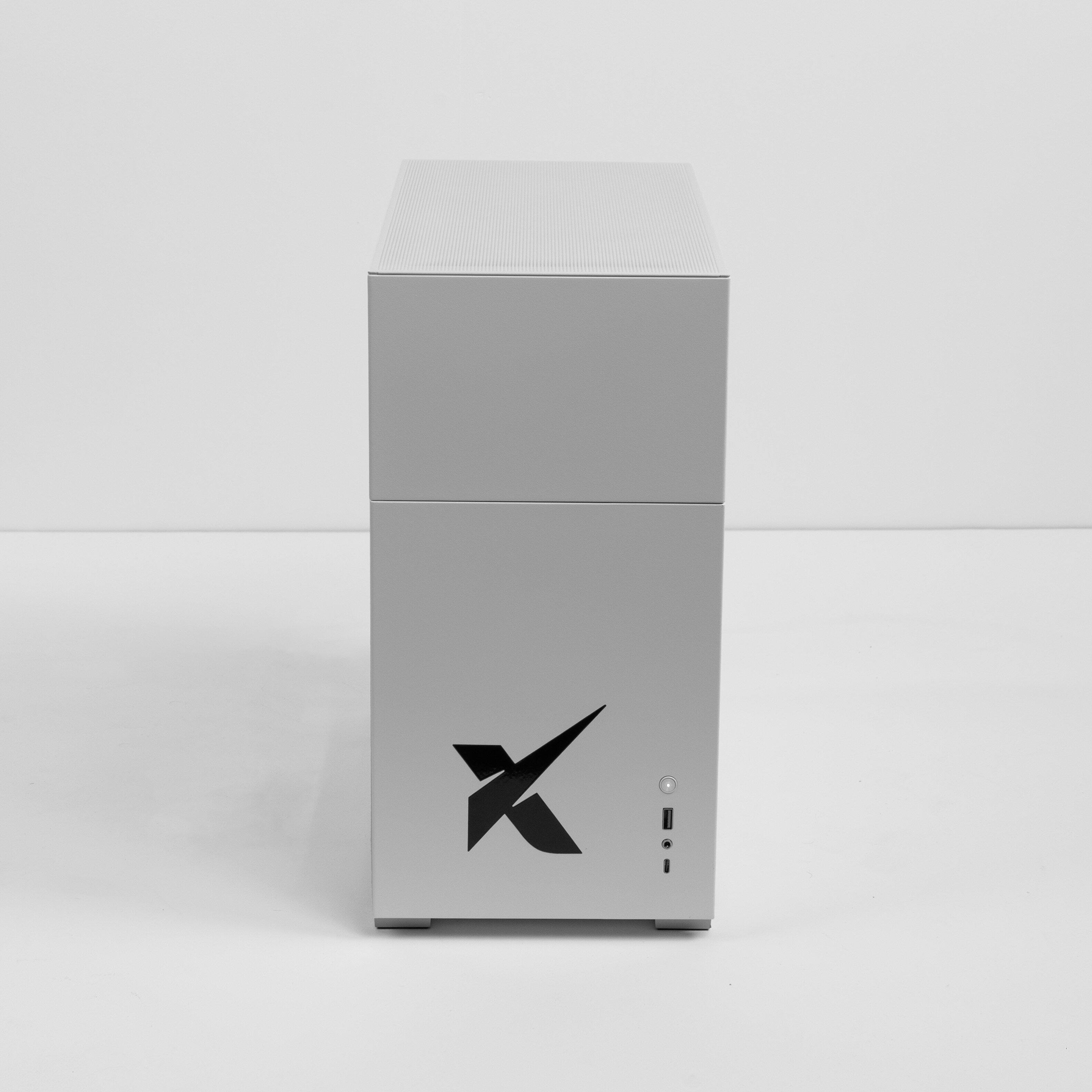 Left. Xidax - Xidax X-6 Series Gaming Desktop - AMD Ryzen 7 7800X3D, Radeon RX 9070XT 16GB, 32GB DDR5, 2TB NVME SSD, Windows 11 Home - White.