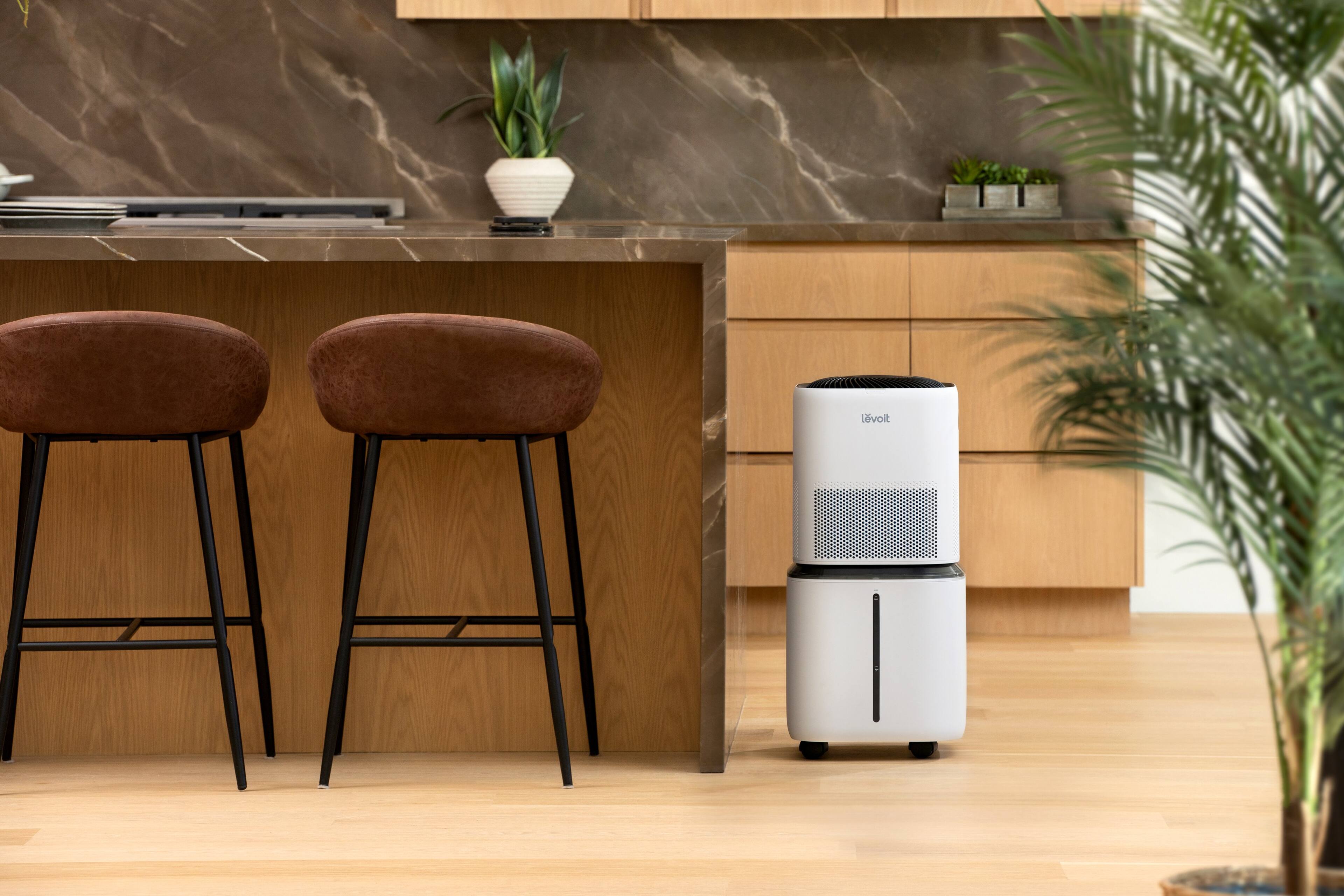 Alt View 20. Levoit - Superior 6000S Six Gallons Smart Evaporative Humidifier - White.