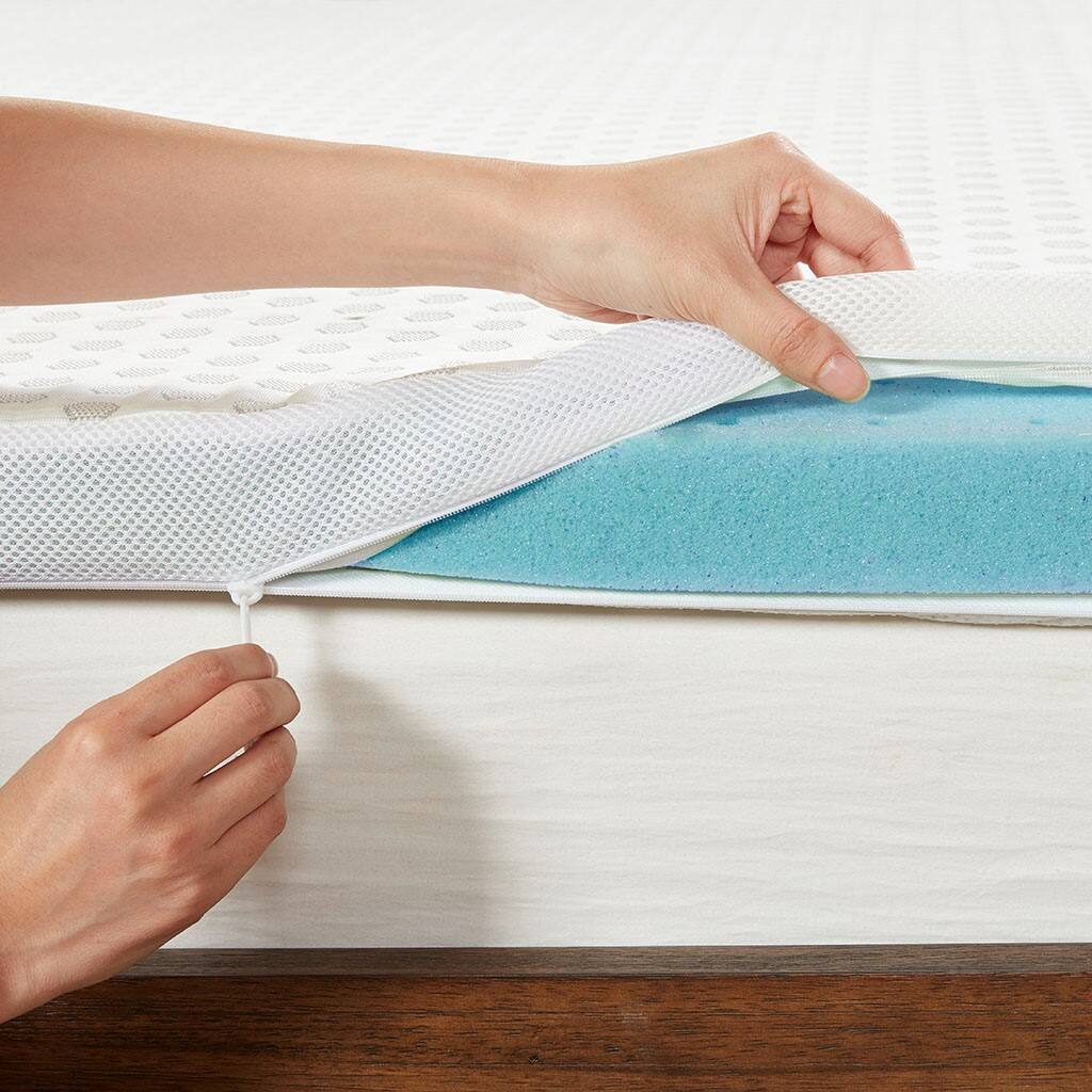 Alt View 1. Gracie Mills - Gracie Mills Henrietta 2-inch Gel Memory Foam Mattress Topper with Cooling Cover - White.