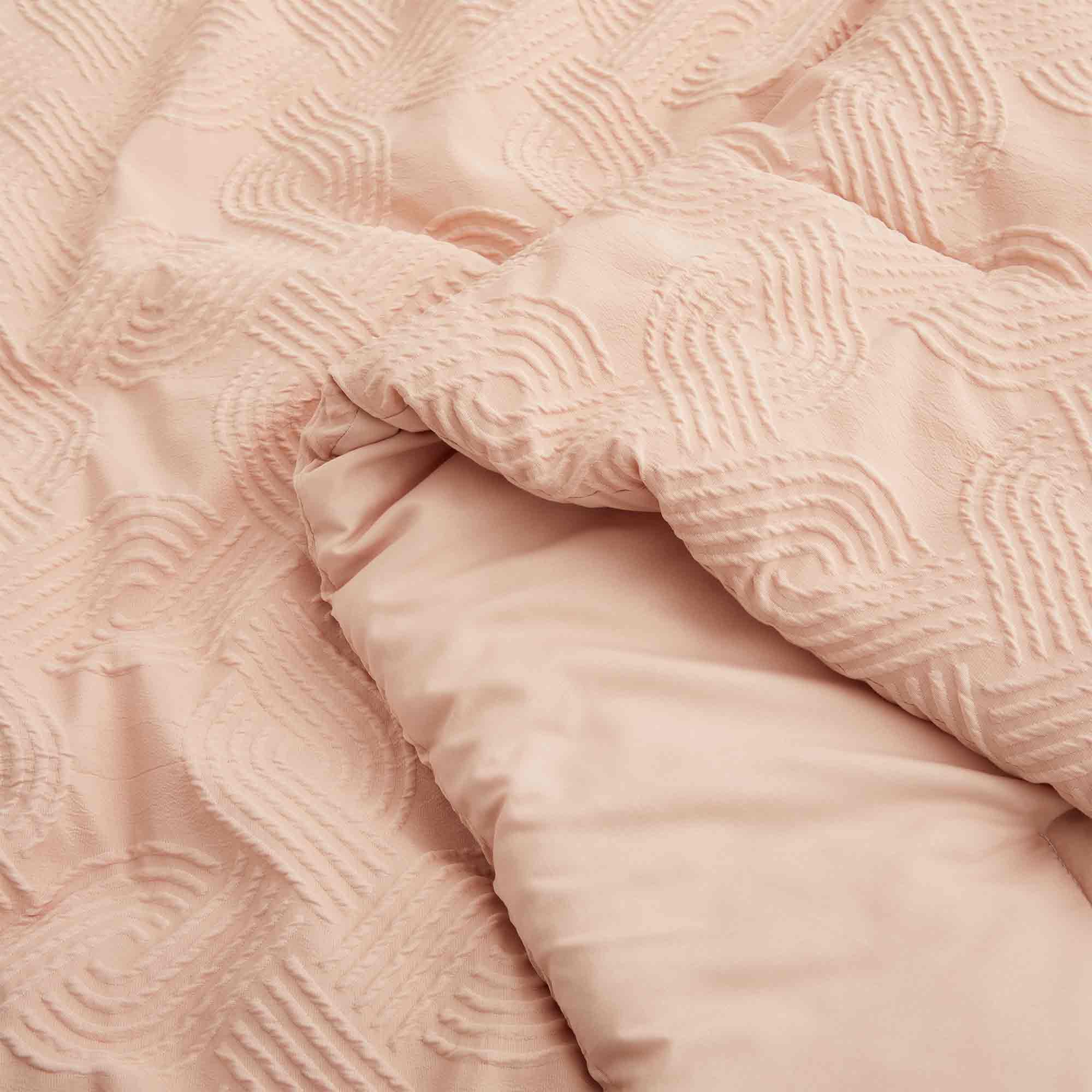 Left. Peace Nest - Peace Nest 3-Piece Bubble Textured Seersucker Comforter Set, All Season Down Alternative Bedding, Pink, Full/Queen - Pink.