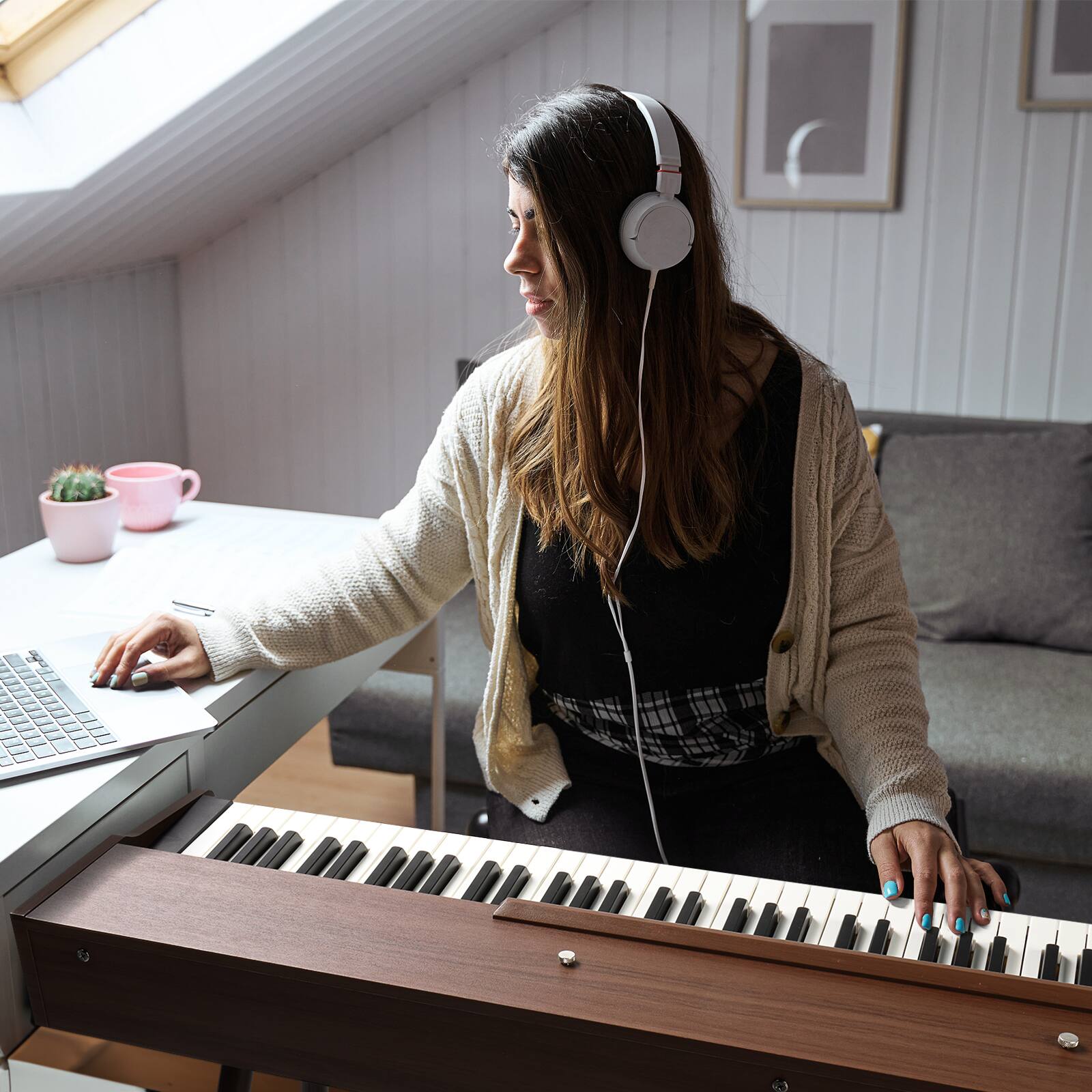 Alt View 3. Winado - Piano Keyboard - 88 Key Weighted Digital Piano for Beginners,Triple Pedal,MIDI.