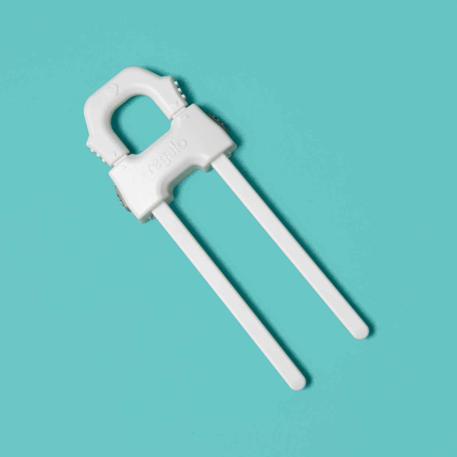 Left. Regalos Siglo XXI - Regalo White Plastic Cabinet Locks 2 pk.