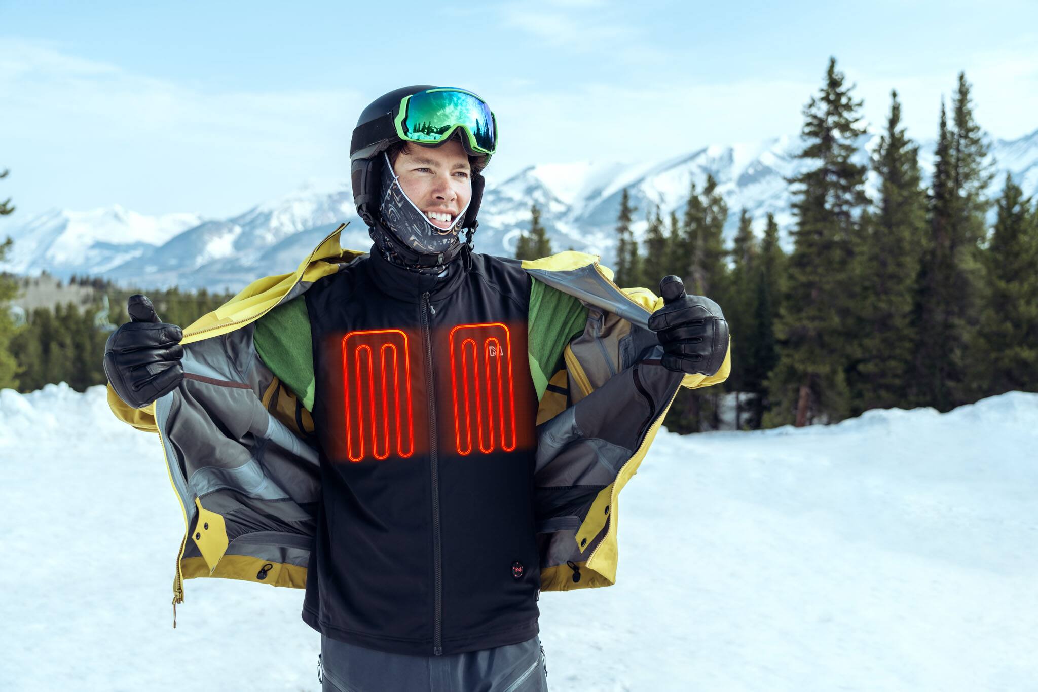 Alt View 5. Mobile Warming - Unisex Peak Heated Vest - Black.