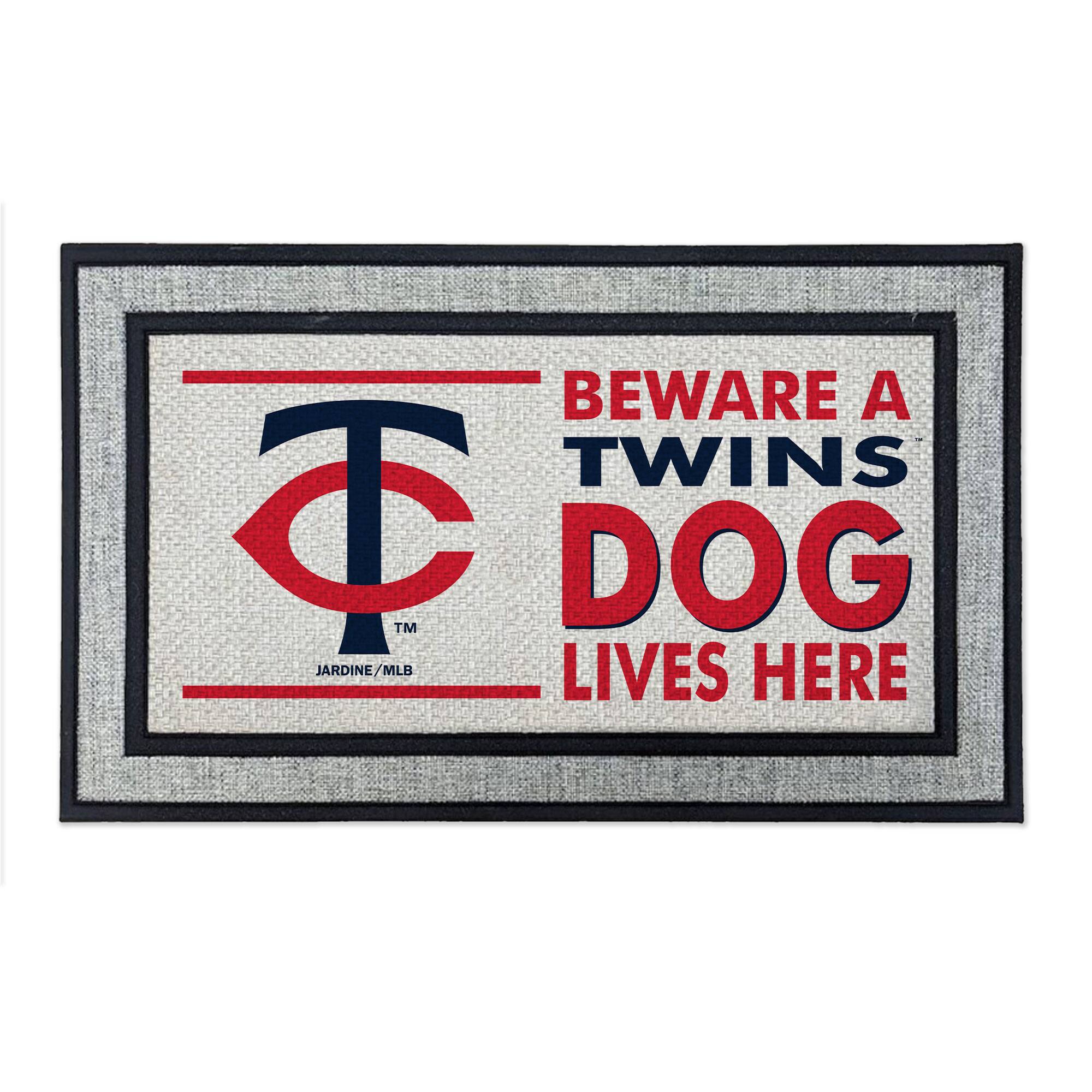 Jardine - 18" x 30" Indoor/Outdoor Team Dog Lives Here - Multicolor