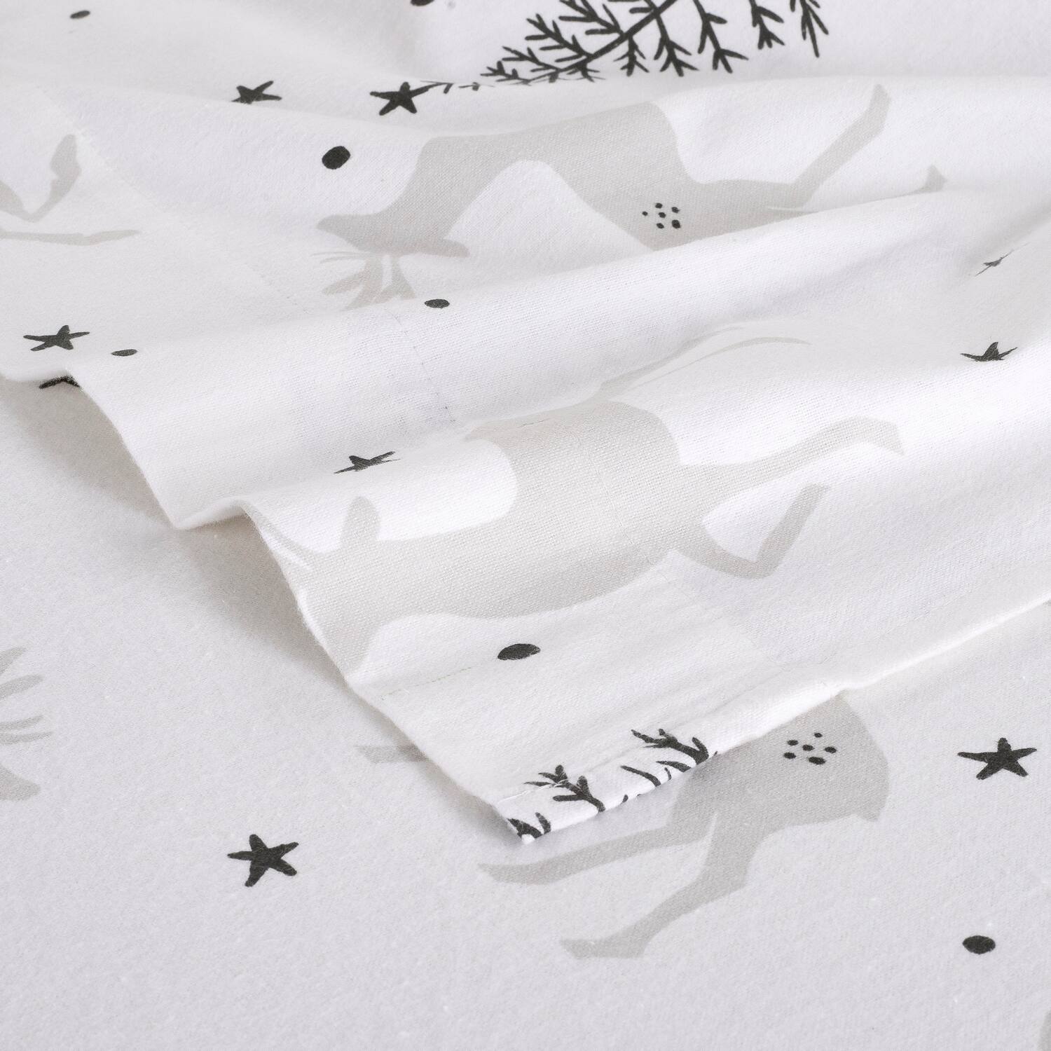 Back. Kathy Ireland - Kathy Ireland 100% Turkish Cotton Flannel Sheet Set - Christmas Deer.