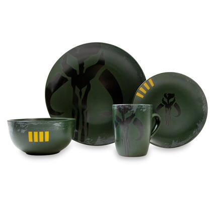 Front. Ukonic - Star Wars Boba Fett Mandalorian Stoneware Plates & Bowl Collection | 4-Piece Set - Green.