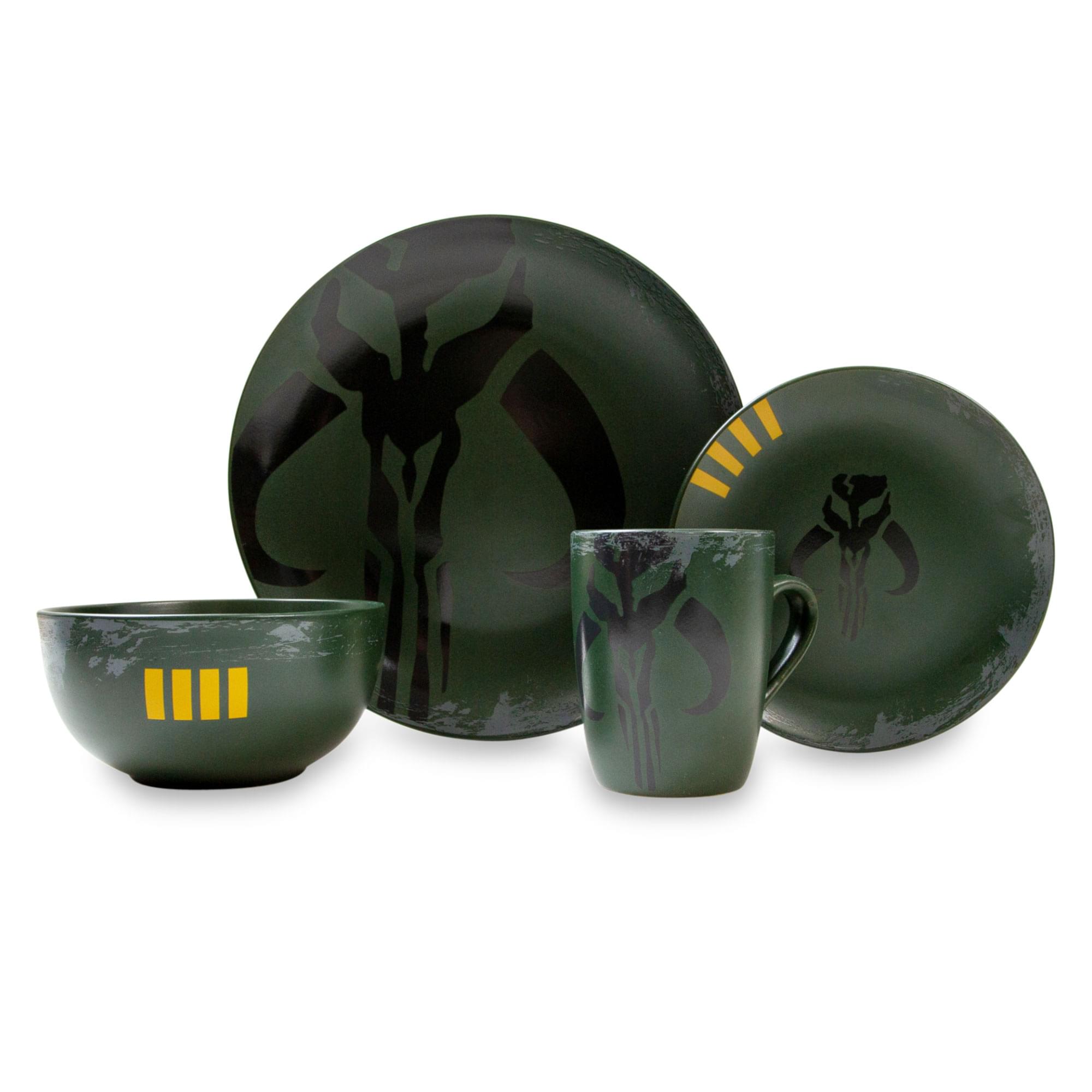 Front. Ukonic - Star Wars Boba Fett Mandalorian Stoneware Plates & Bowl Collection | 4-Piece Set - Green.