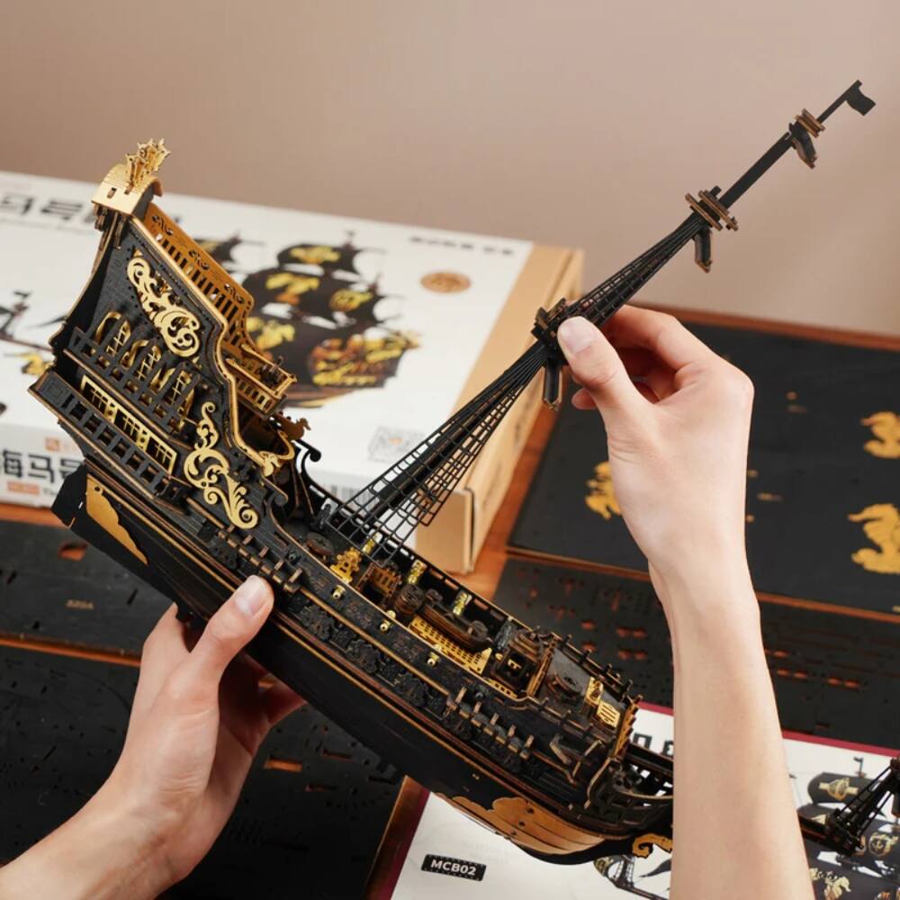 Left. 3D Puzzle - 3D Puzzle Pirate Ship Seahorse 603pcs DIY.