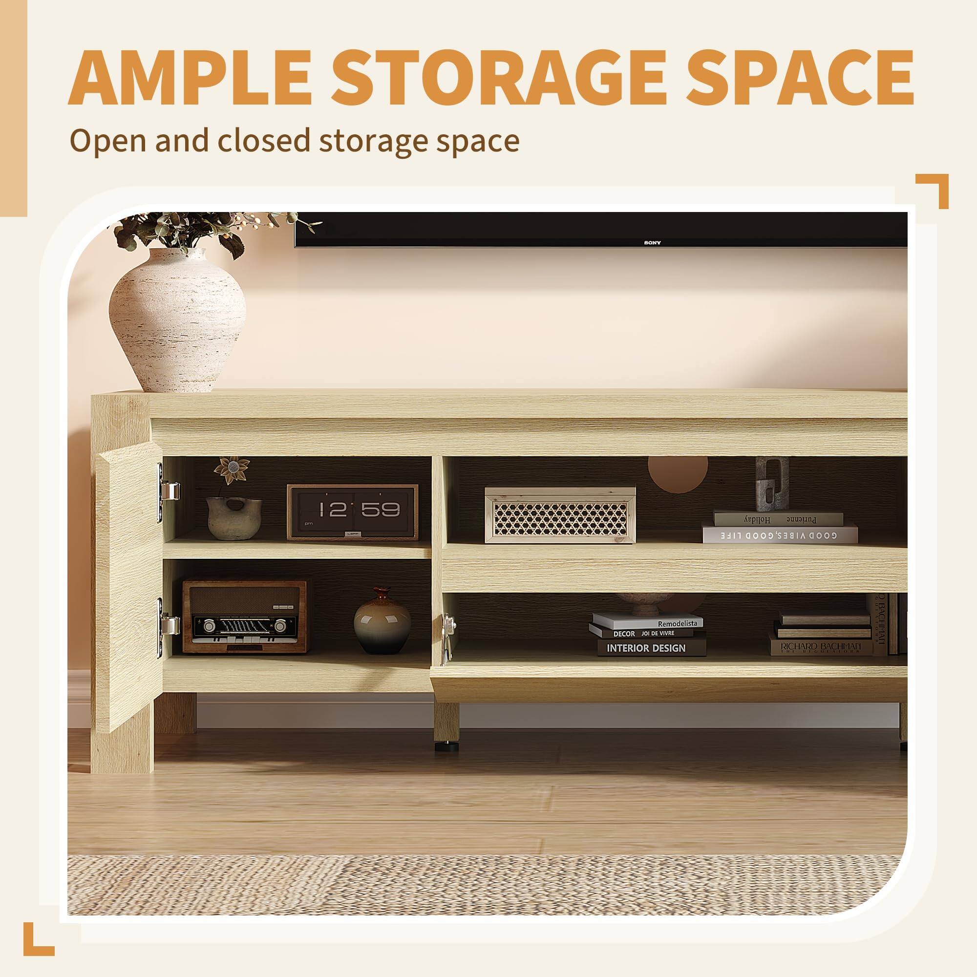AMPLE STORAGE SPACE  
Open and closed storage space
