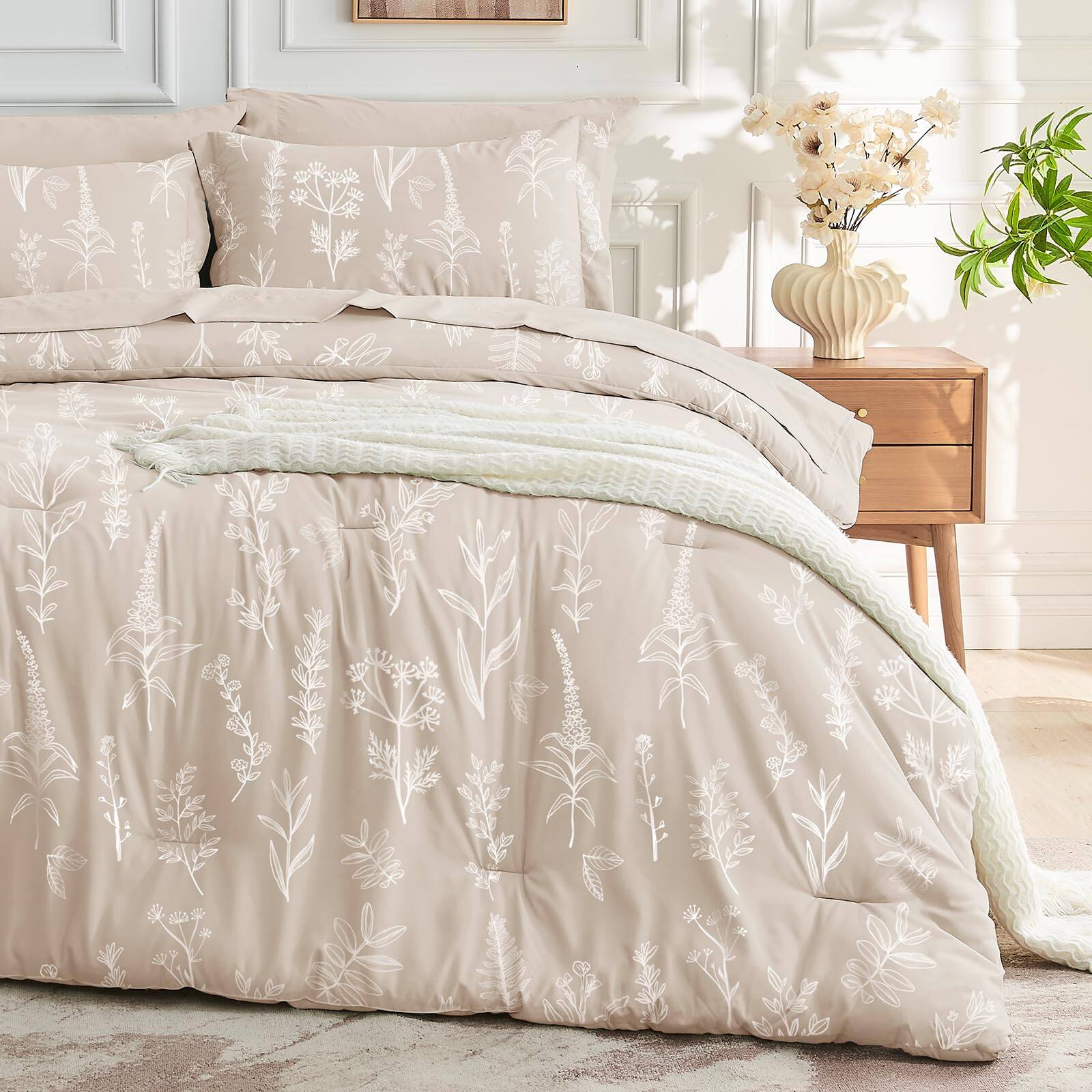 Beige Leaves-King(102"x 90")