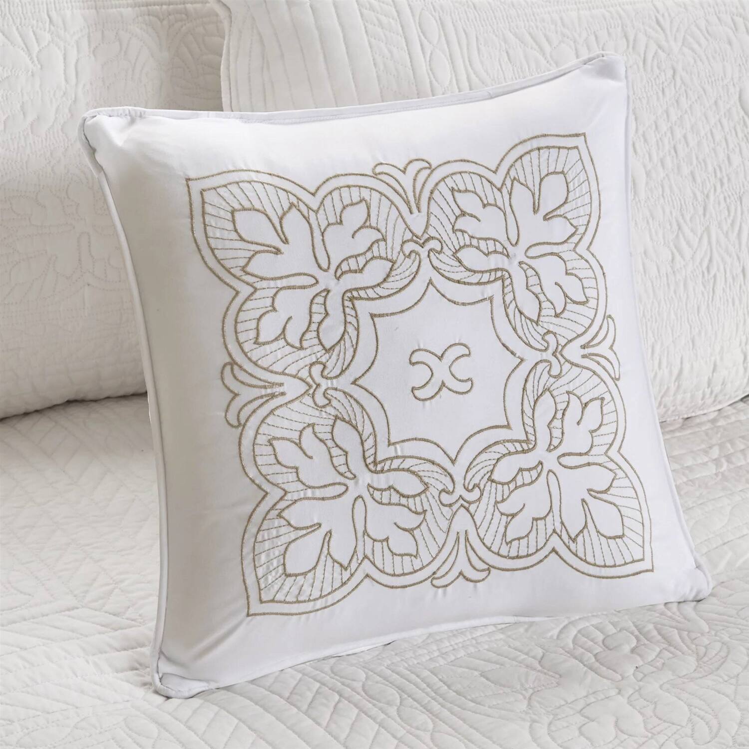 Back. Hivvago - 6-Piece Farmhouse White Daybed Cover Bedding Set with Scalloped Edges - White.