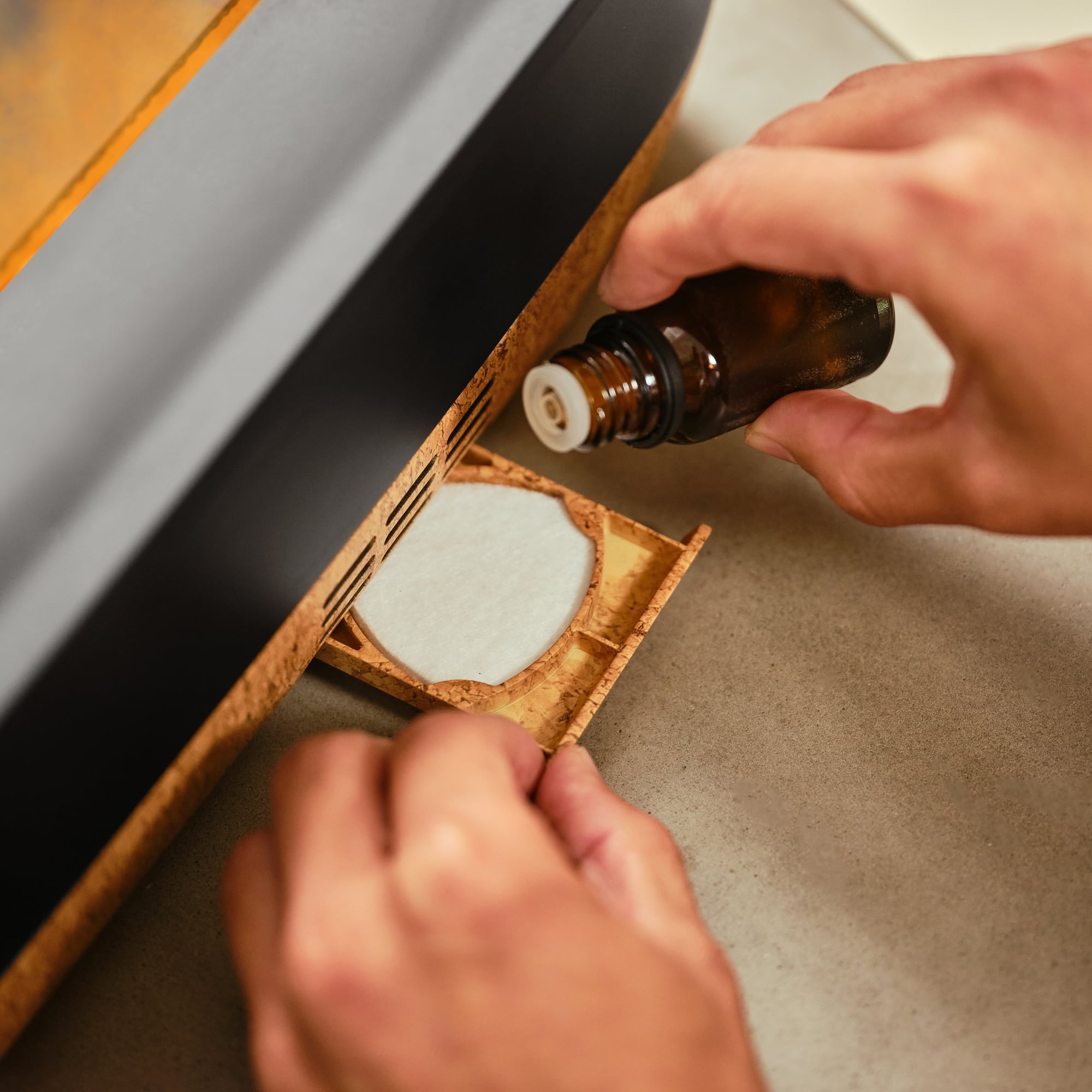 Back Zoom. Homedics - Fireside 0.26 Ultrasonic 11-Hour Humidifier - Black.