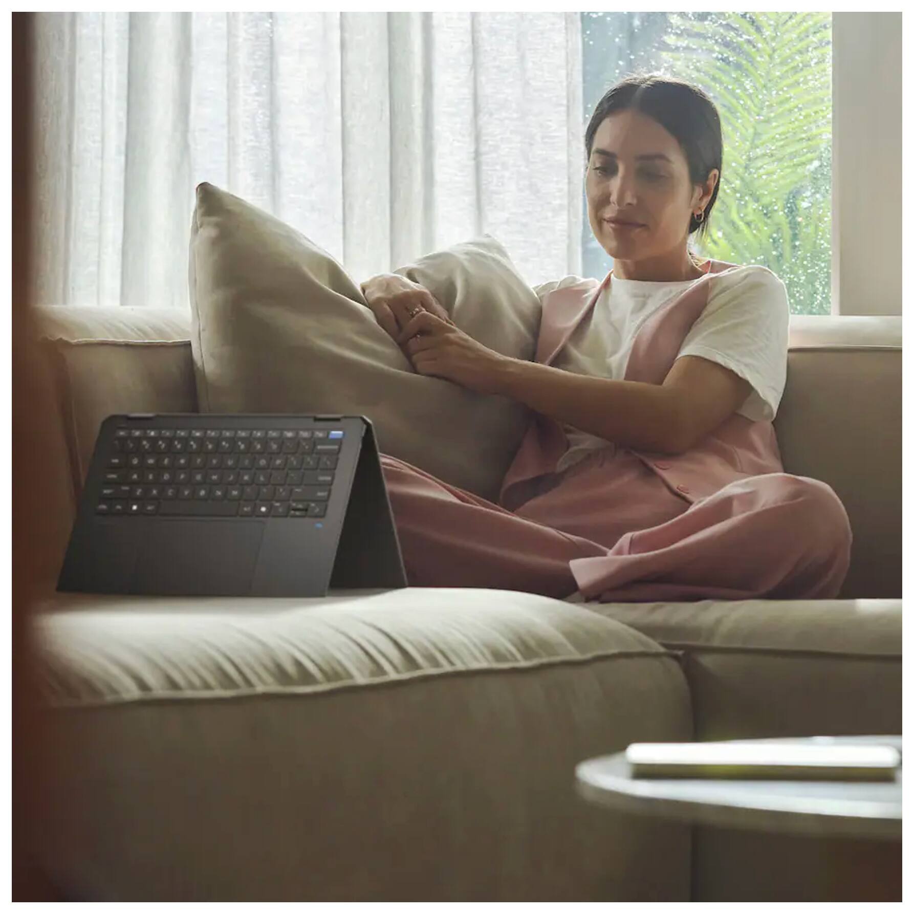 Alt View 7. HP - OmniBook Ultra Flip 2-in-1 Laptop 14.0 2.8K Display (Ultra 9-288V, 32GB, 2TB SSD, Win 11 Home) w/USB Hub - Eclipse Gray.