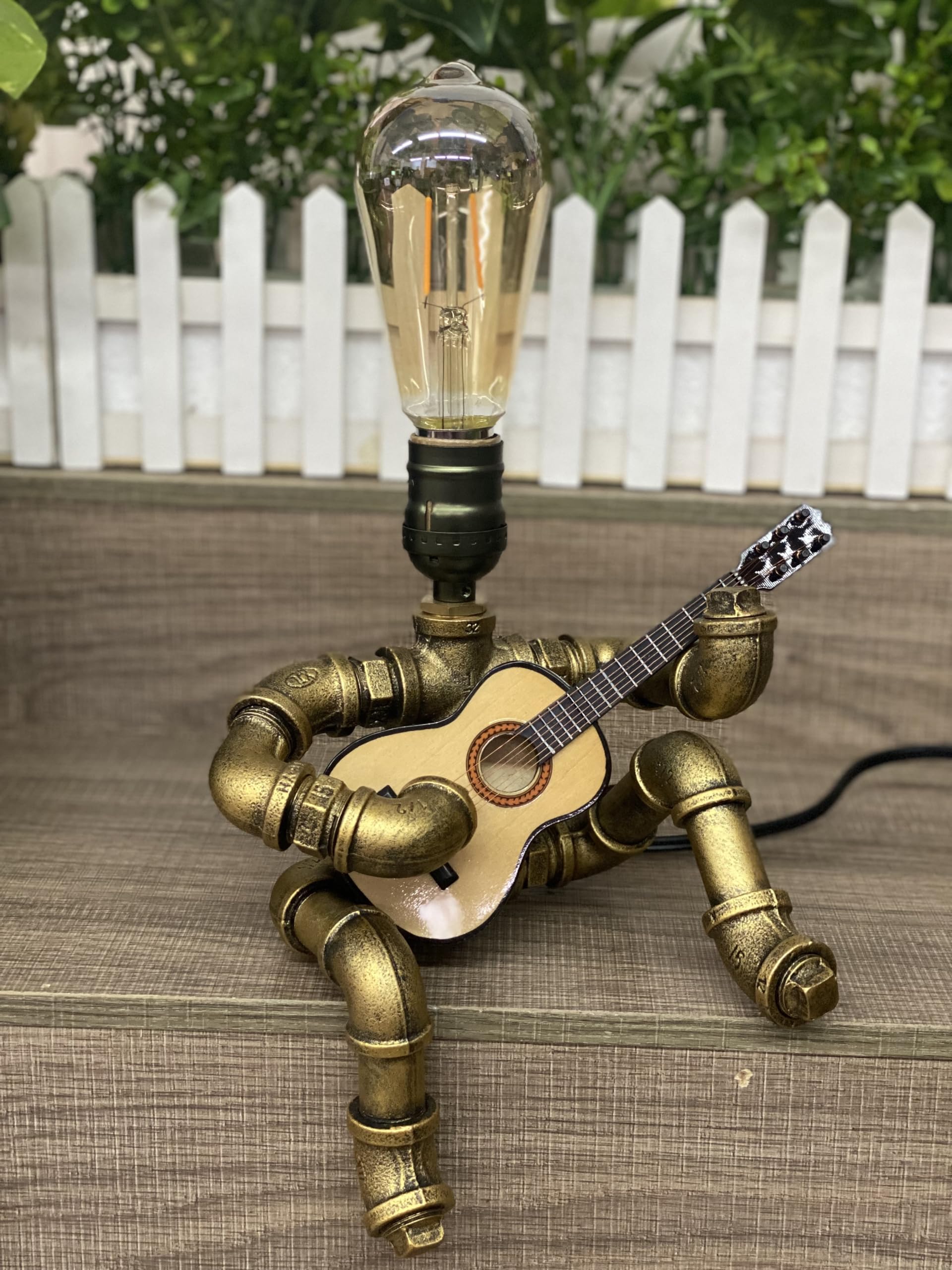 2-Bronze/With guitar + lights
