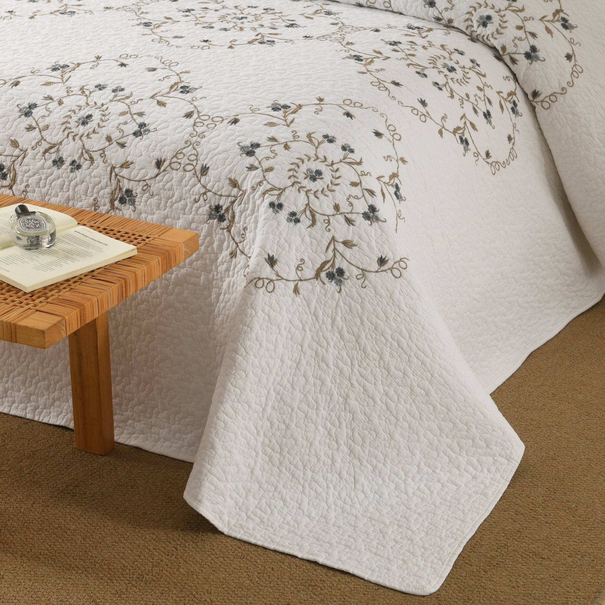 Angle. MarCielo - MarCielo 3 Piece Cotton Cover Floral Embroidered Quilt Set - Vintage Cottage Bedspread Set - White.