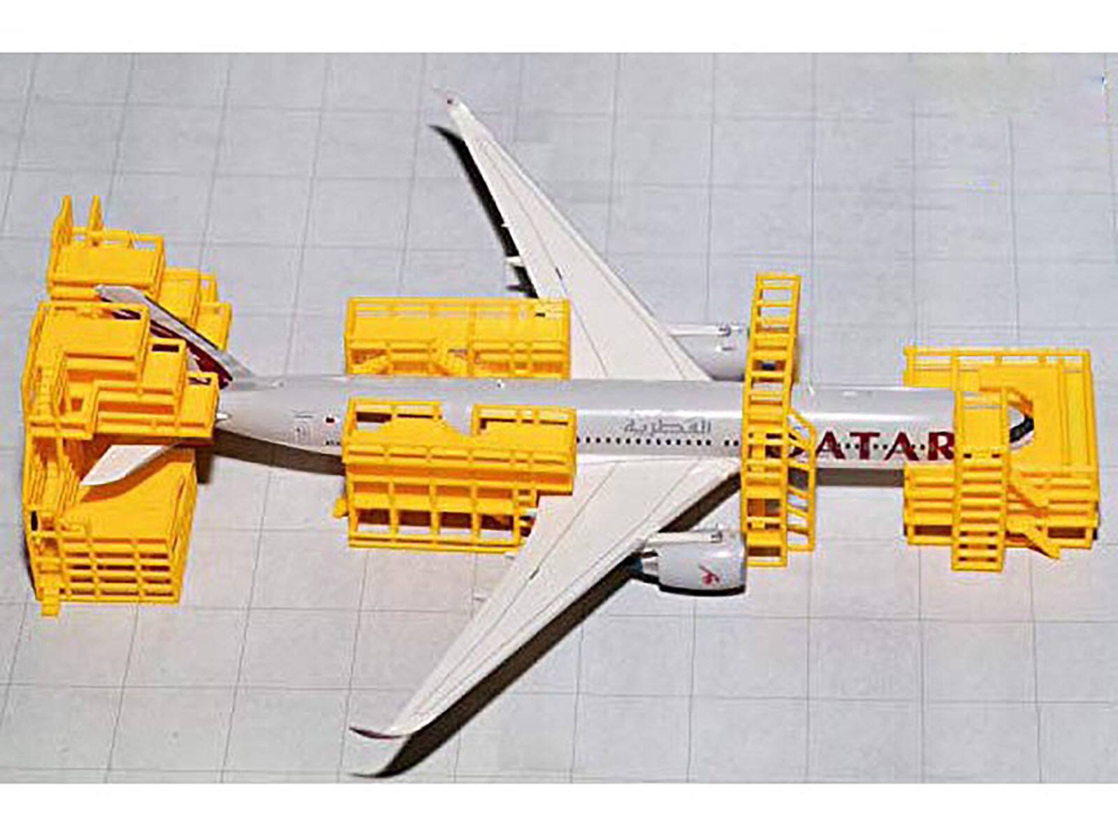 Alt View 2. GeminiJets - Aircraft Maintenance Scaffolding 6 Piece Set for 1/400 Scale Models by GeminiJets.