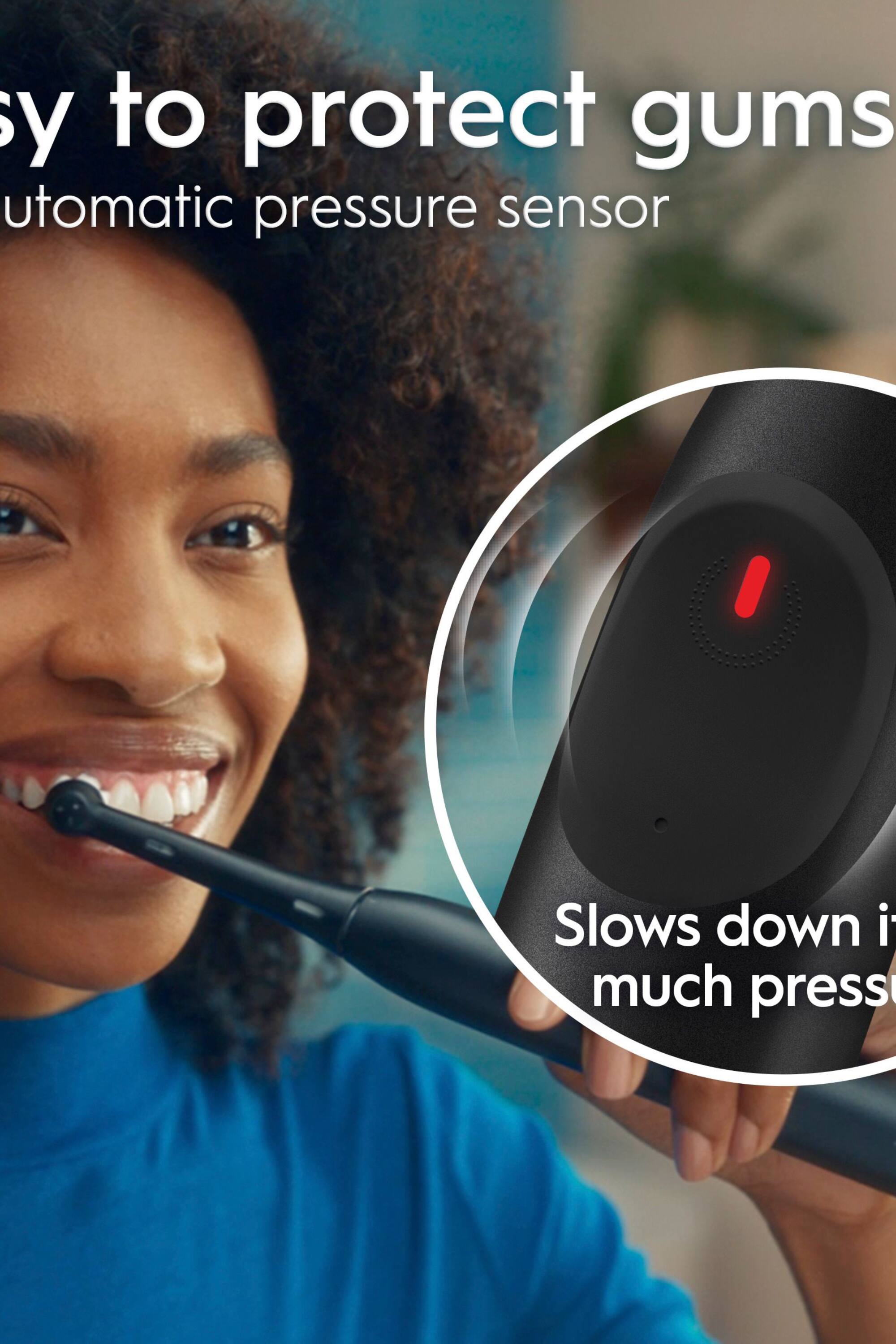 Easy to protect gums  
Automatic pressure sensor  
Slows down if much pressure