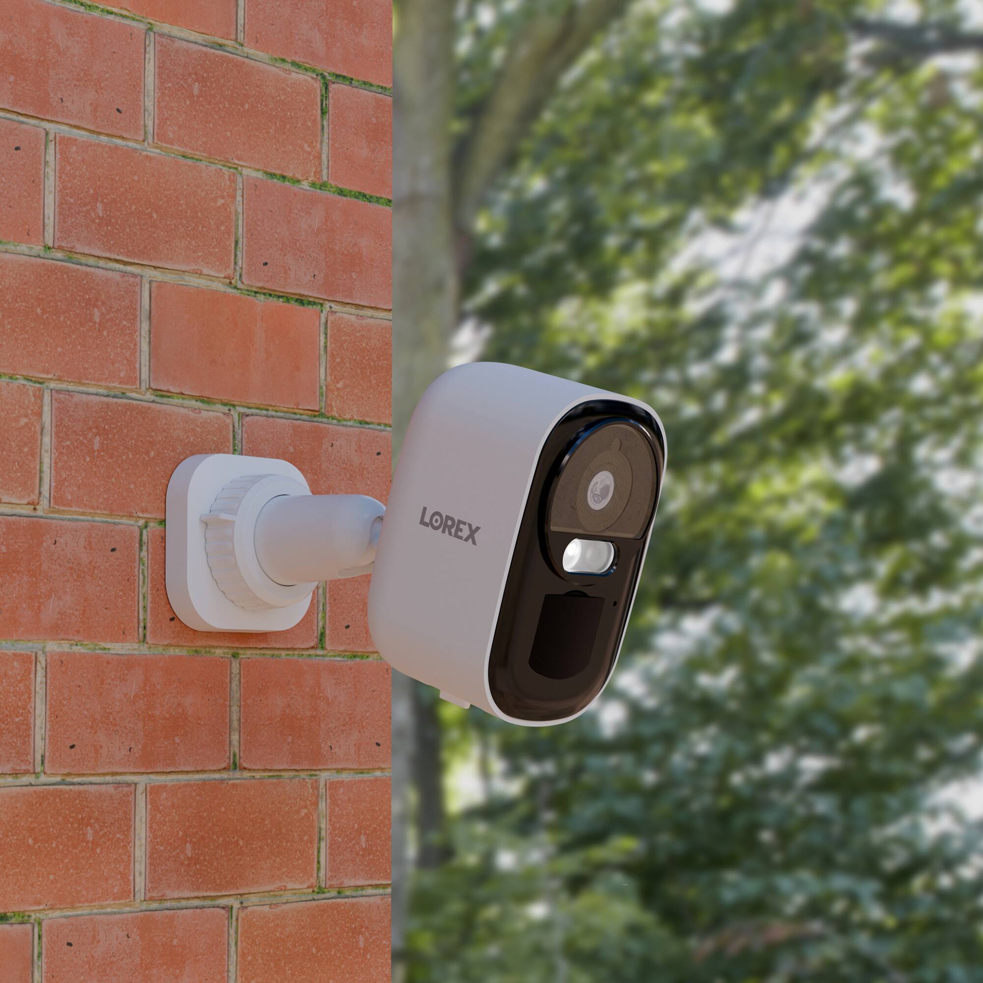 Alt View 2. Lorex - Connect 2K Wi-Fi Battery-Powered Security Camera - White.