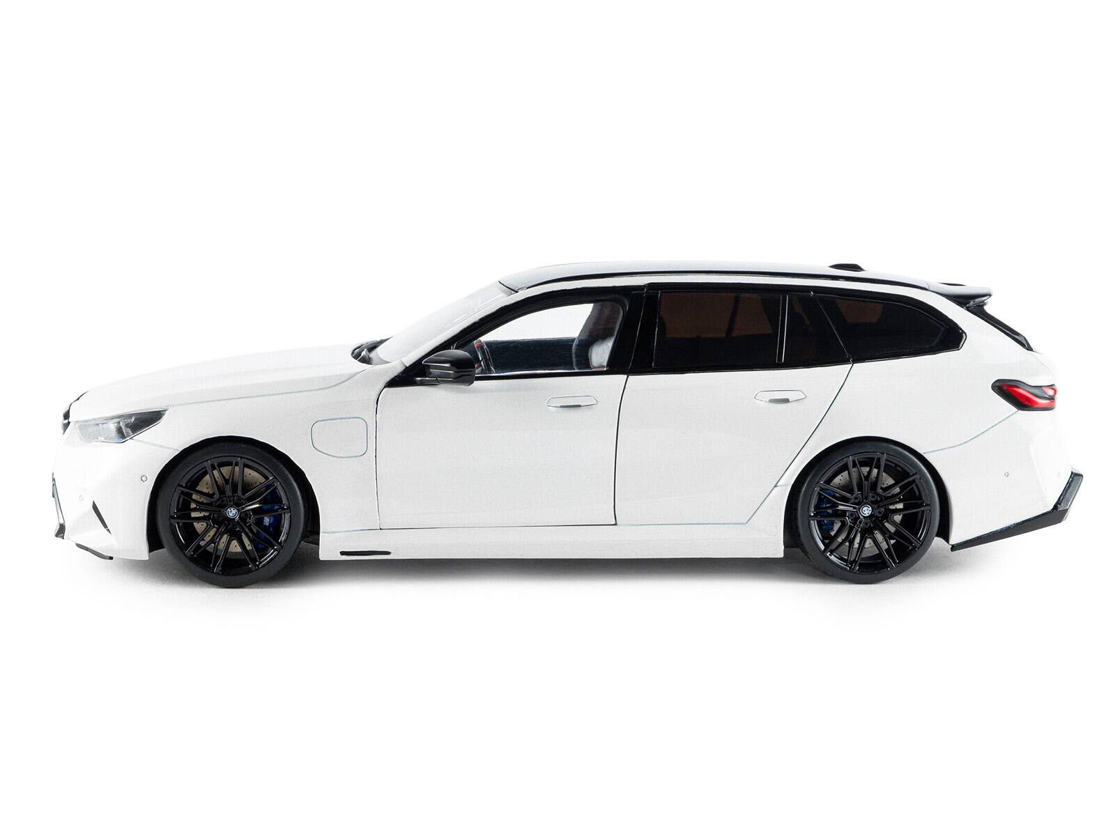 Alt View 2. Solido - 2025 BMW M5 Touring Alpine White with Black Top 1/18 Diecast Model Car by Solido.