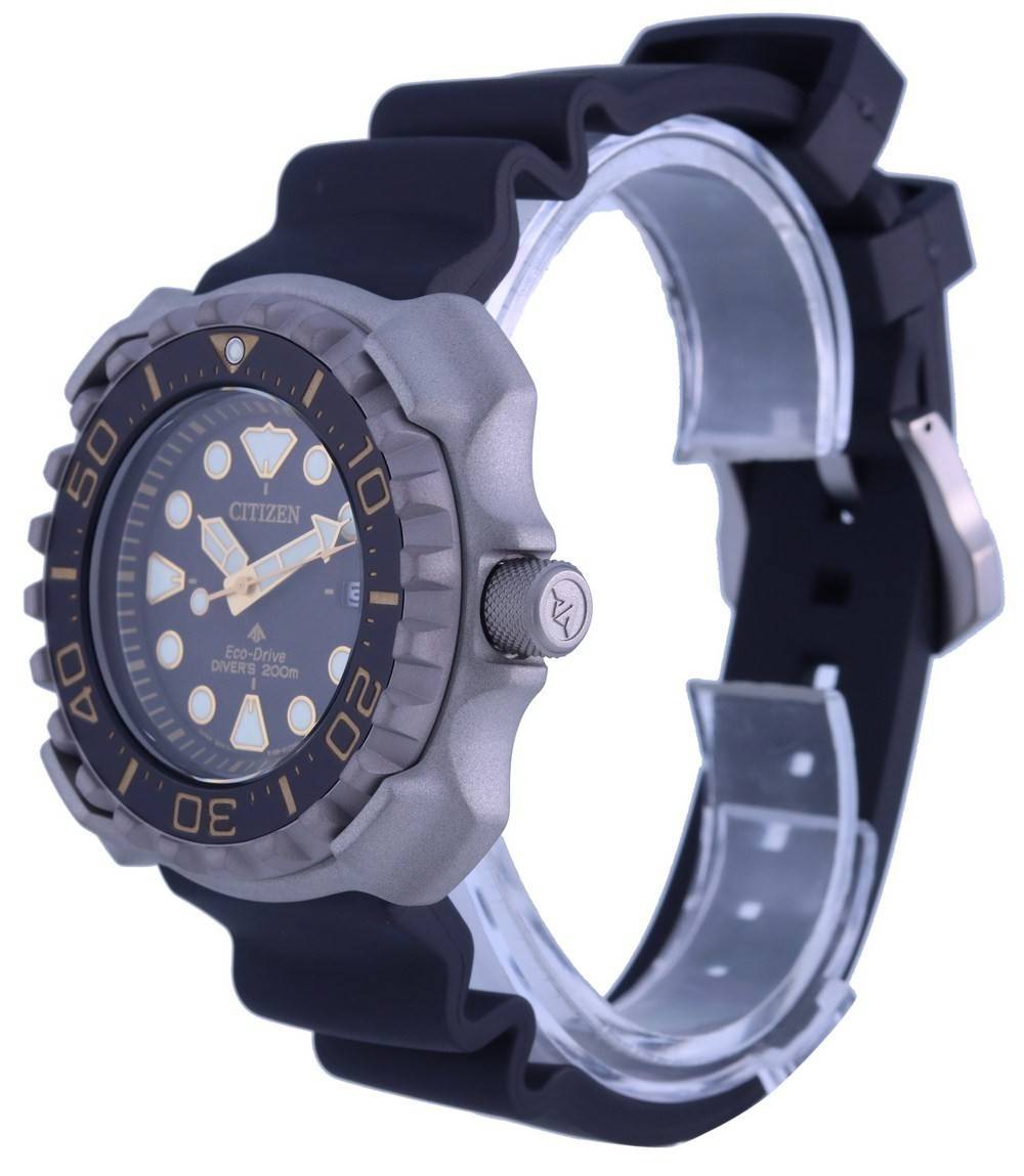 50 10 CITIZEN Eco-Drive DIVERS 200m 40 20 30 S