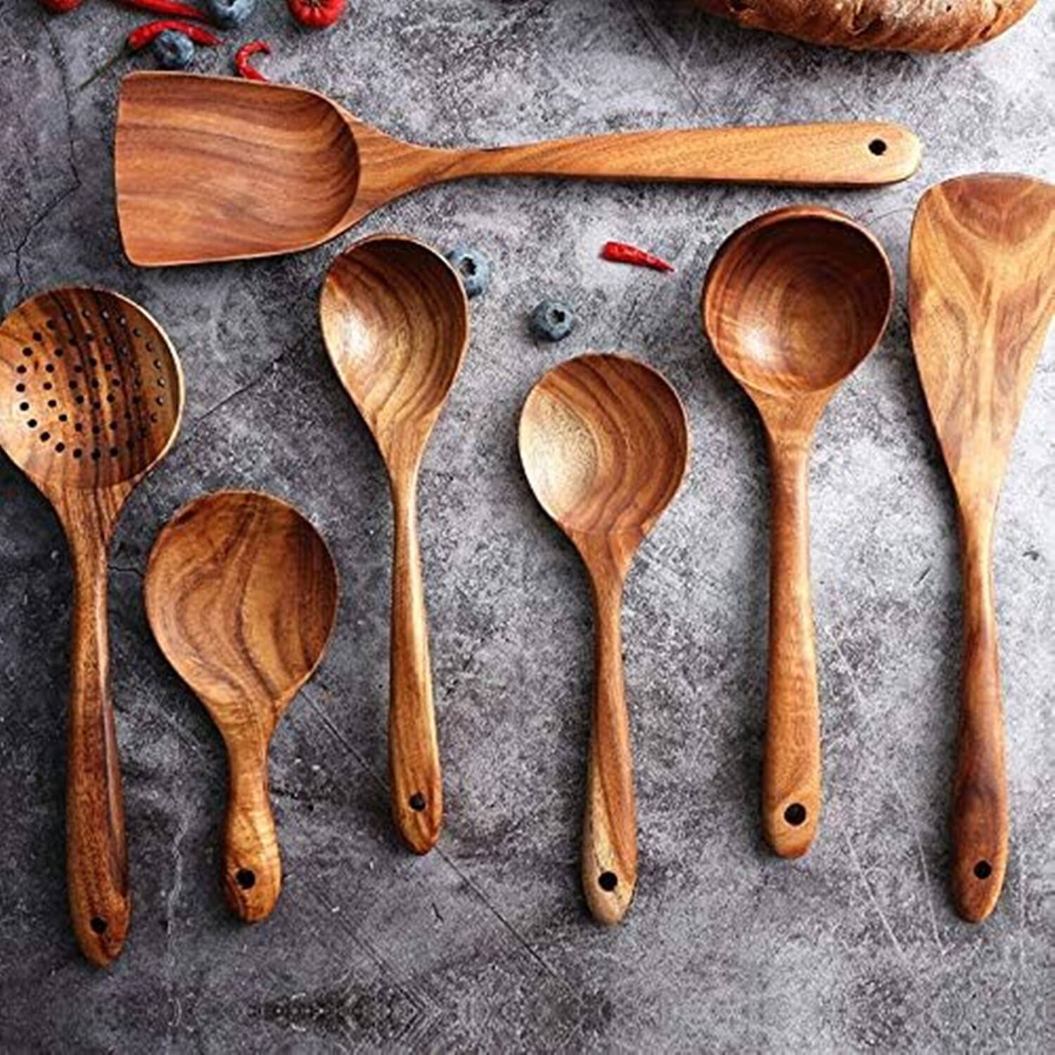 Left. Giantpower - Natural Teak Non-Stick Wooden Spoons & Kitchen Utensils set of 7 - Brown.