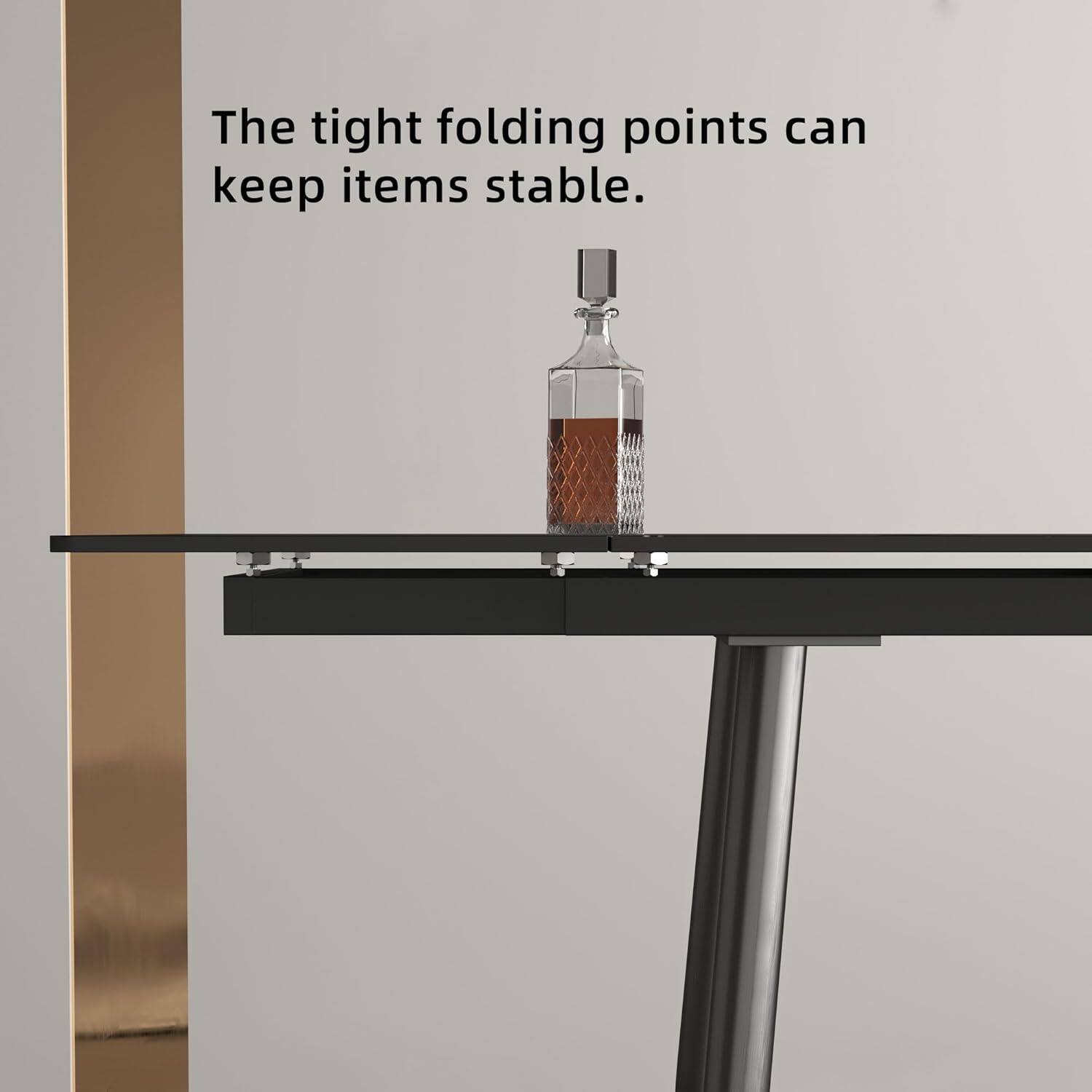 The tight folding points can keep items stable.