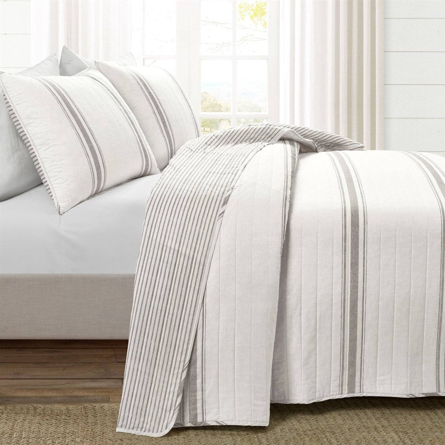 Angle. Hivvago - King Size Grey White 3 Piece Stripe Reversible Cotton Quilt Set - Grey, White.