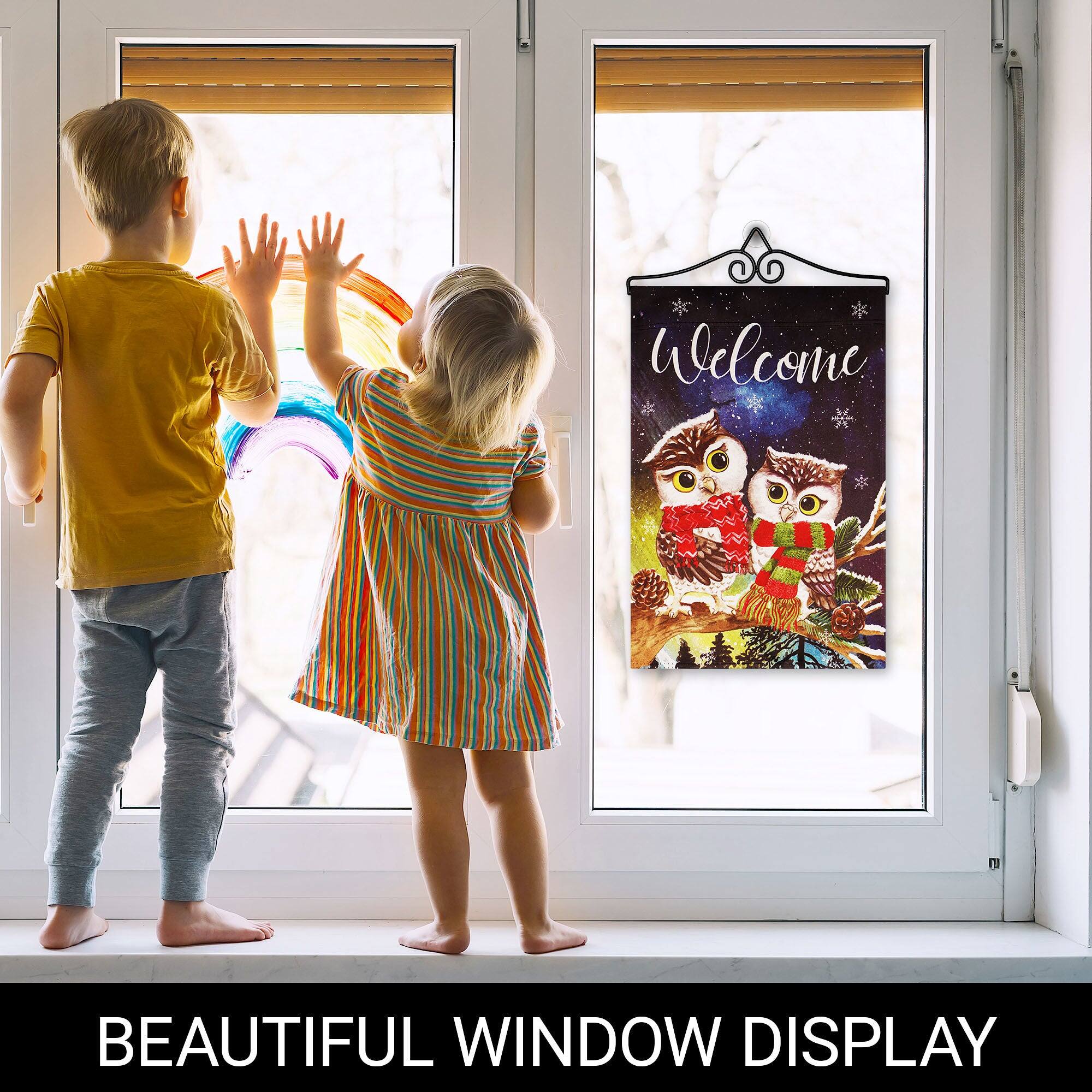 Welcome BEAUTIFUL WINDOW DISPLAY