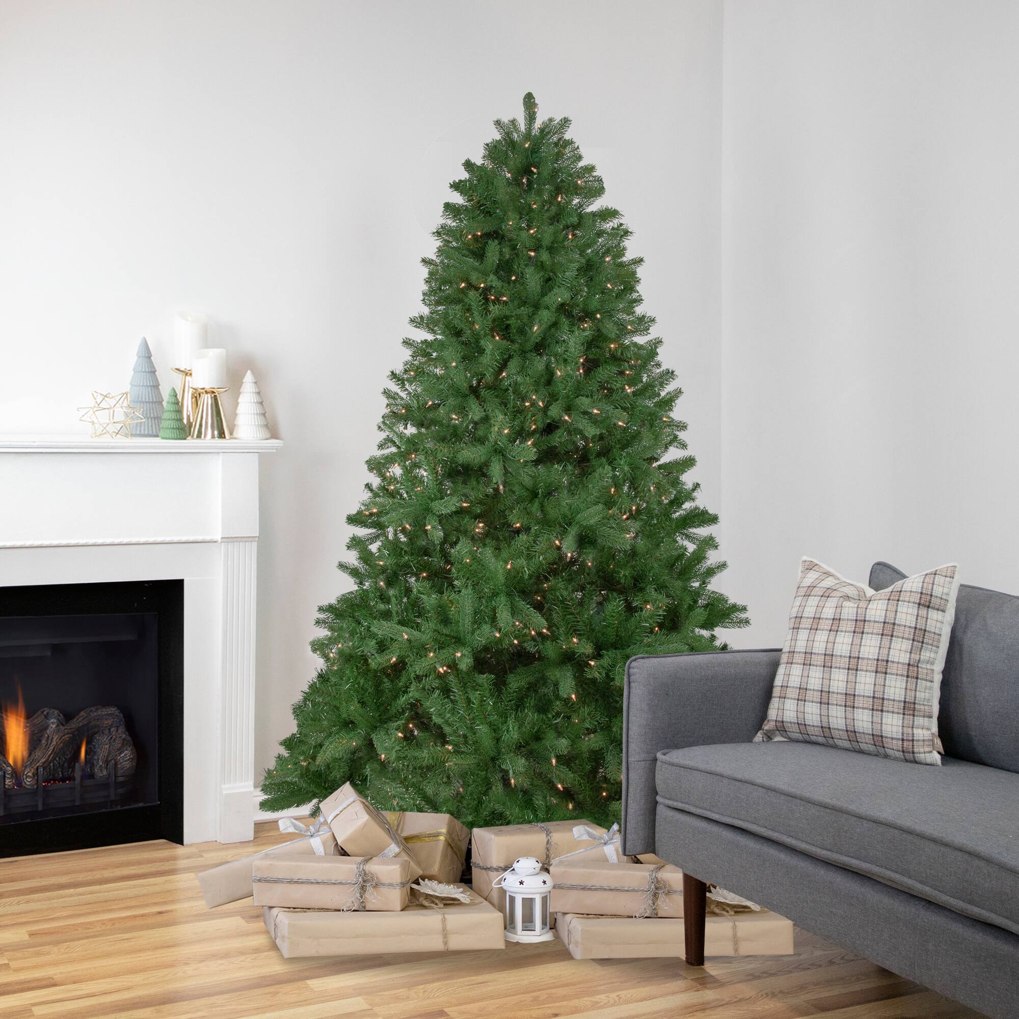 Alt View 1. Northlight - 6.5' Pre-Lit Full Sierra Noble Fir Artificial Christmas Tree, Clear Lights - Green.