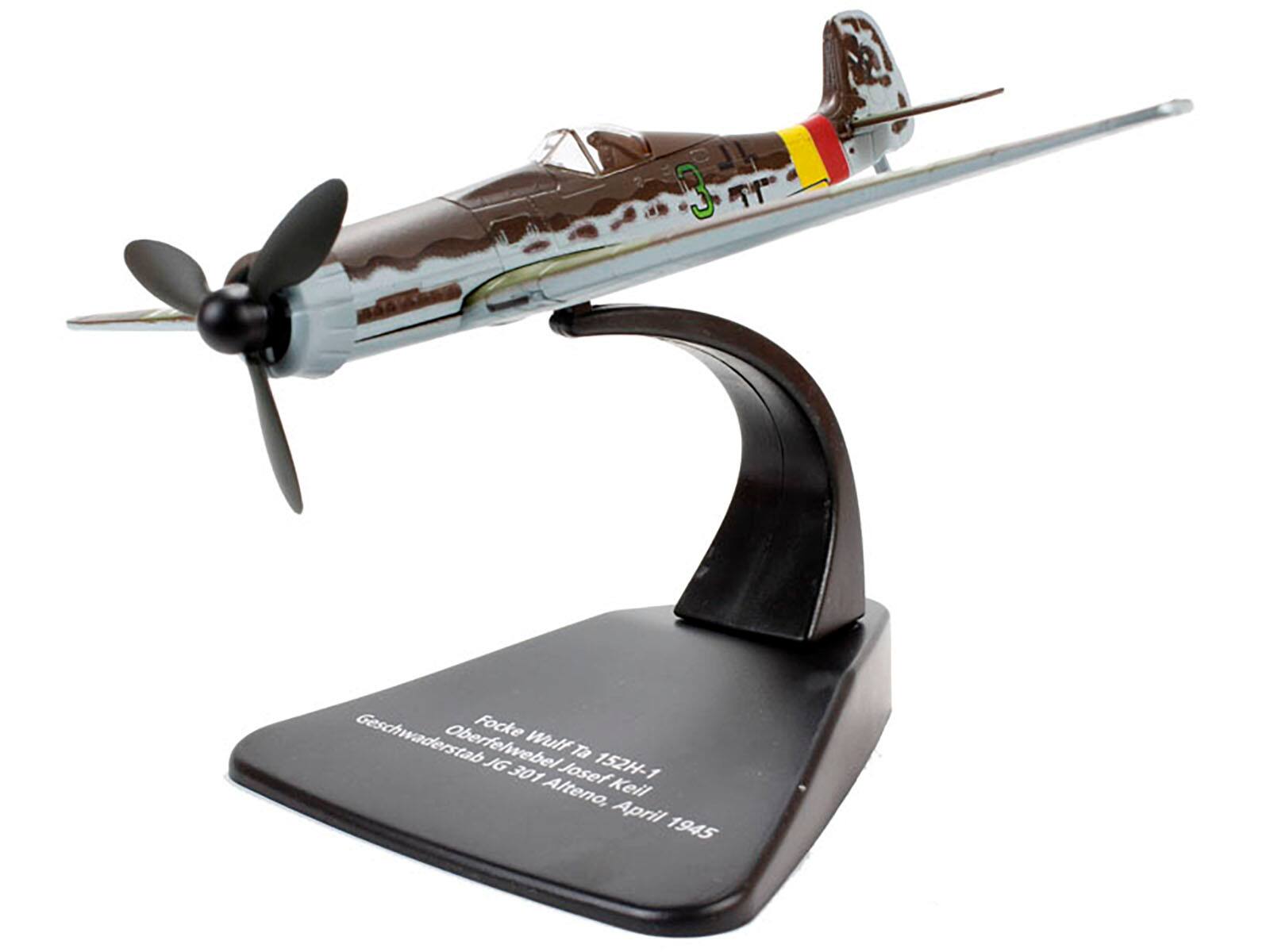 Geschwaderstab Focke-Wulf Ta 152H-1  
Oberfeldwebel Josef Keil  
JG 301 Alteno, April 1945