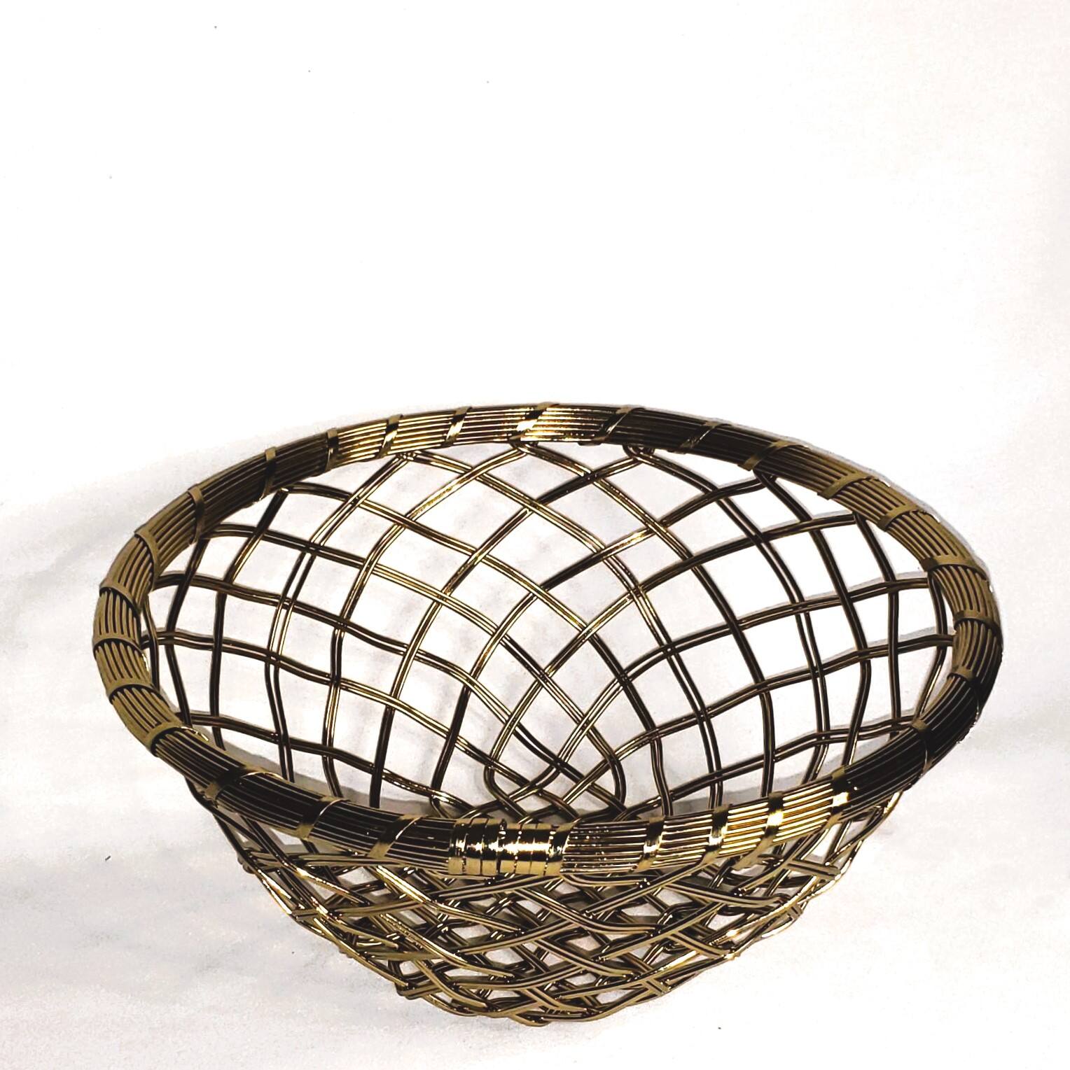 Left. Jiallo - Gold Metallic 9" round basket - Gold.