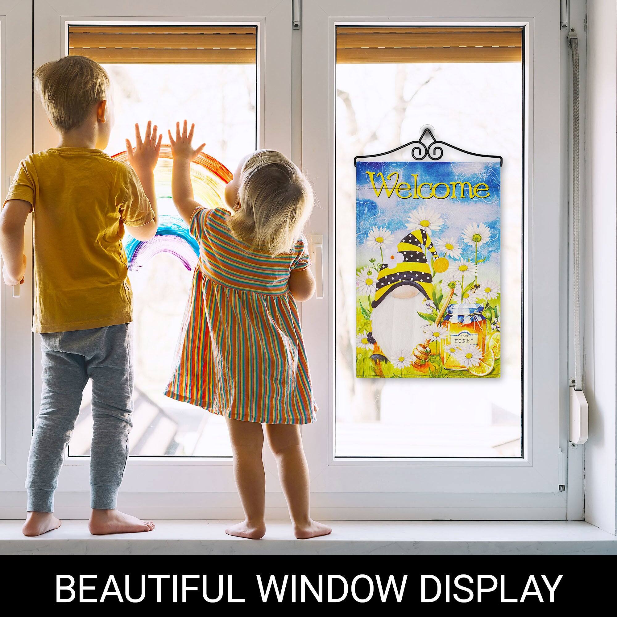 Welcome  
BEAUTIFUL WINDOW DISPLAY