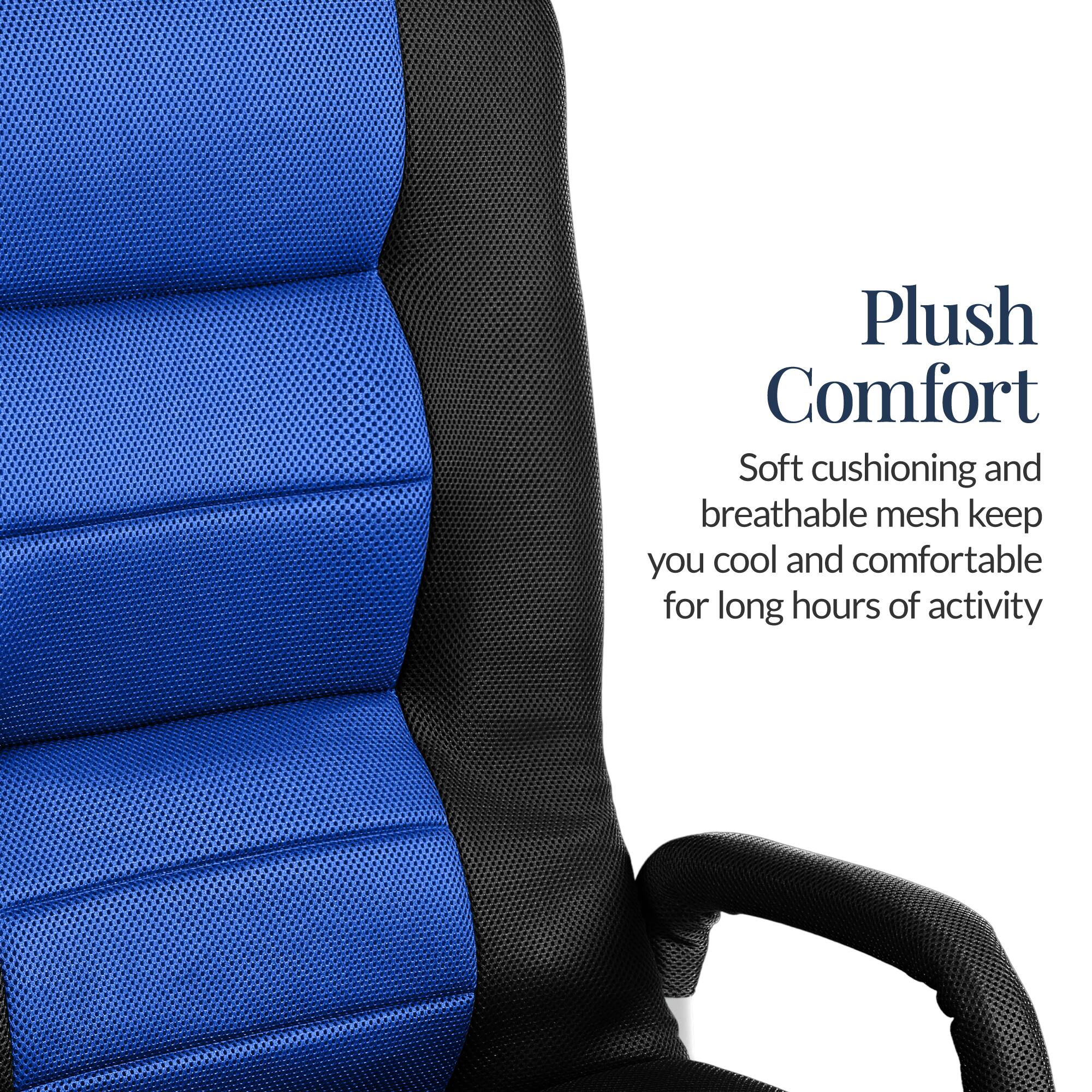 Plush Comfort  
Soft cushioning and breathable mesh keep you cool and comfortable for long hours of activity