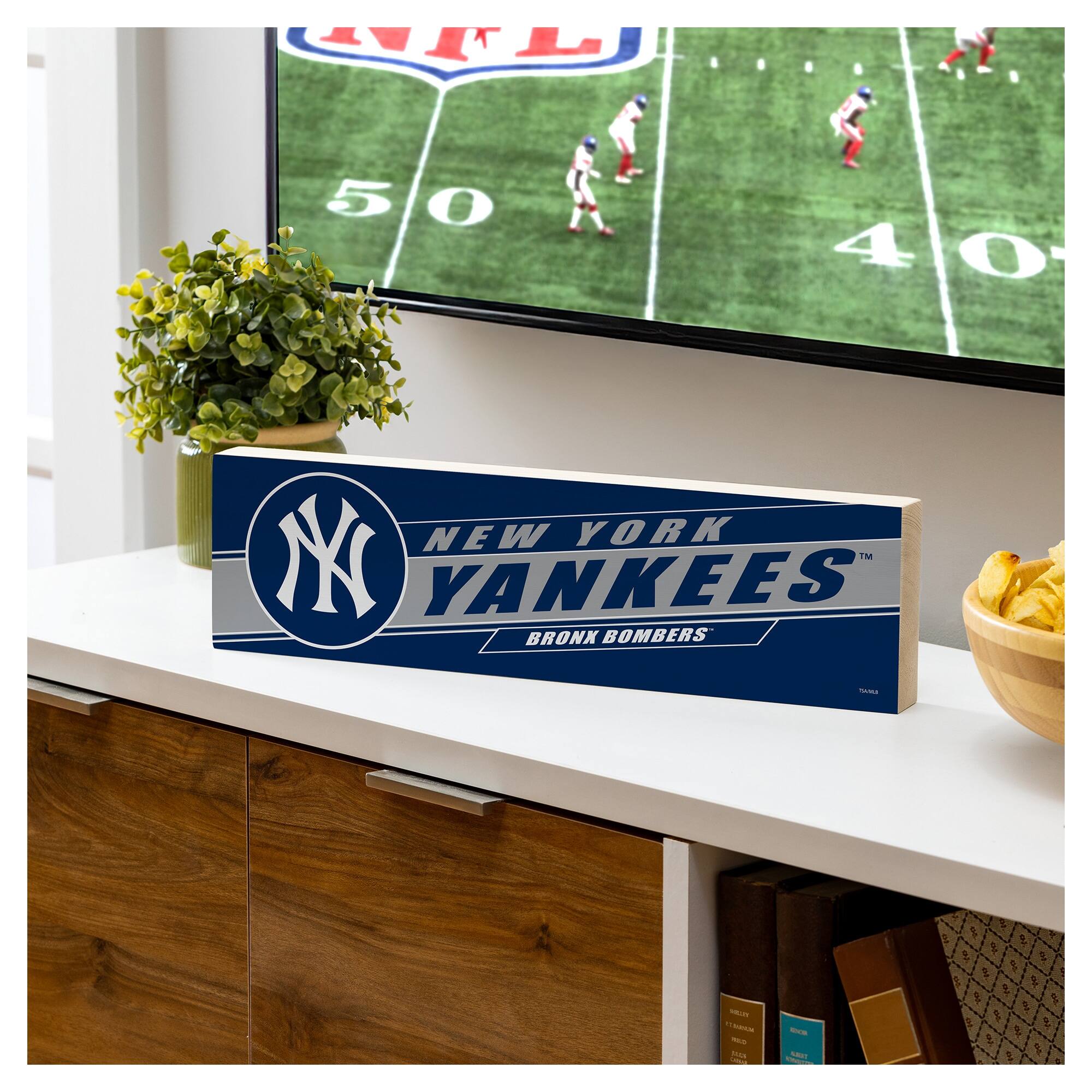 NEW YORK  
YANKEES™  
BRONX BOMBERS