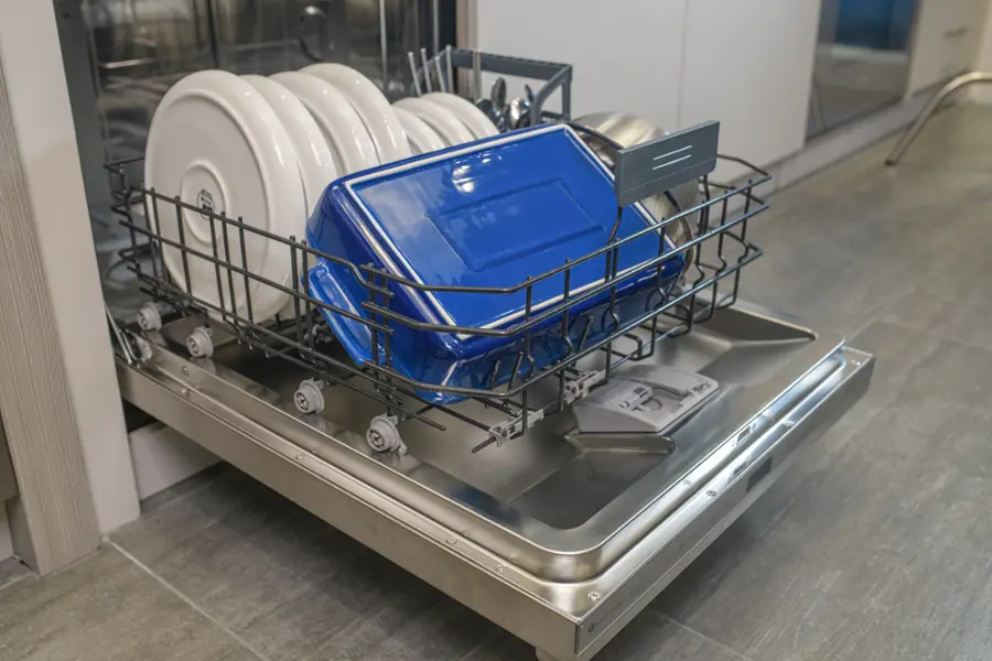 Alt View 16. Thermador - Emerald 24" Top Control Smart Built-In Stainless Steel Tub Dishwasher with 3rd Rack and PowerBoost, 48 dBA - Custom Panel Ready.