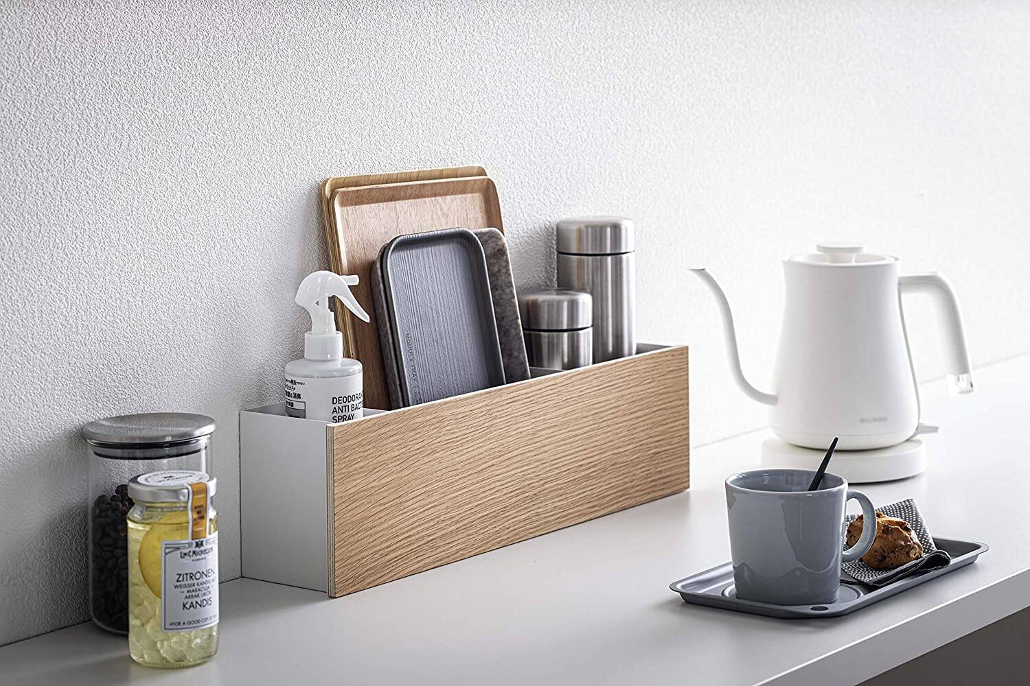 Sure, here is the corrected and grouped text:

**Deodorant Anti Body Spray**
- Zitronen Weißer Maracujä Kandis

**Zitronen Weißer Maracujä Kandis**
- "Mehr als ein Kaffee"

**Deodorant Anti Body Spray**