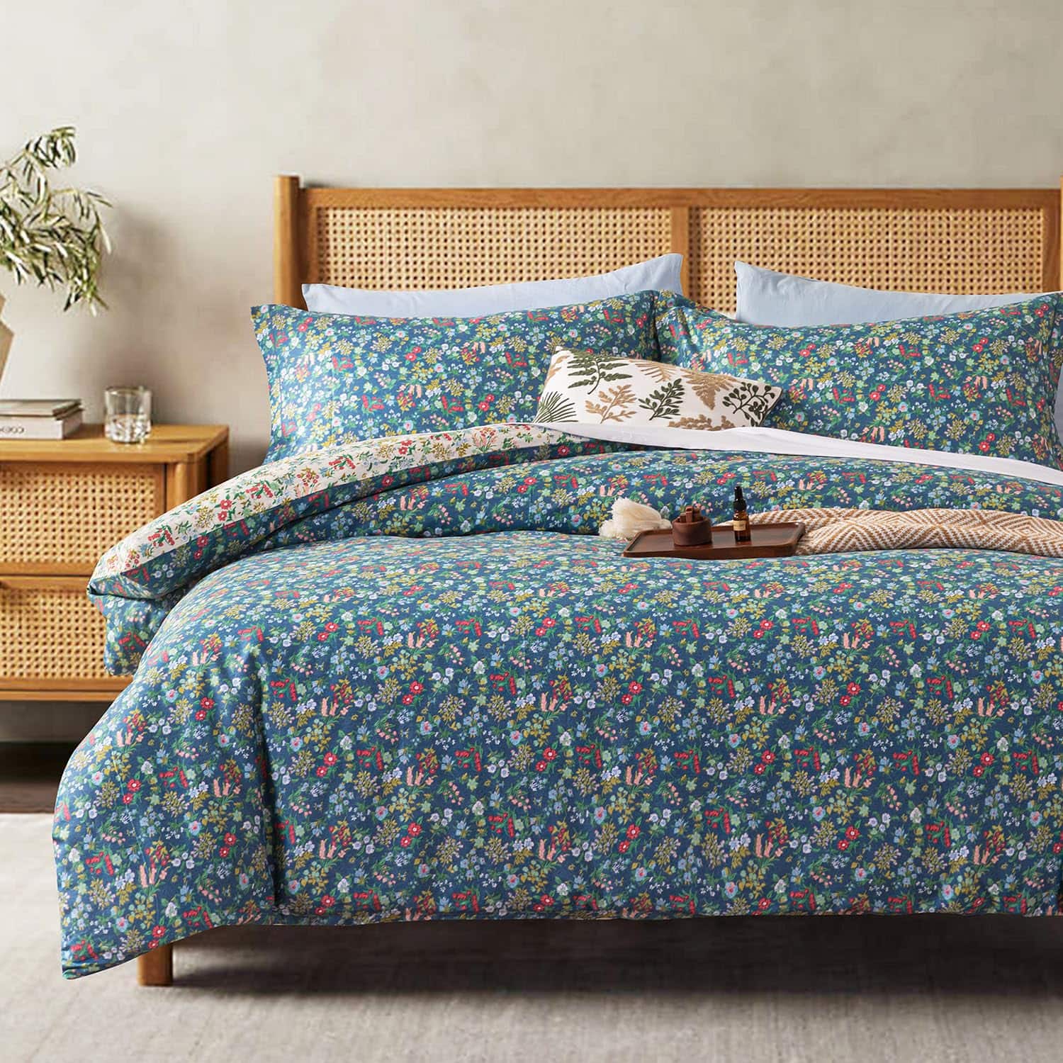 NICHOLAS KLEIN - Cotton Botanical Comforter Sets Queen Size- With Luxurious Tan Leaves On Reversible Lightweight Floral Bedd - Floral - Deep Slate Blue & White Twin (68"×90")