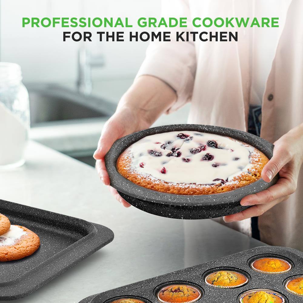 PROFESSIONAL GRADE COOKWARE  
FOR THE HOME KITCHEN