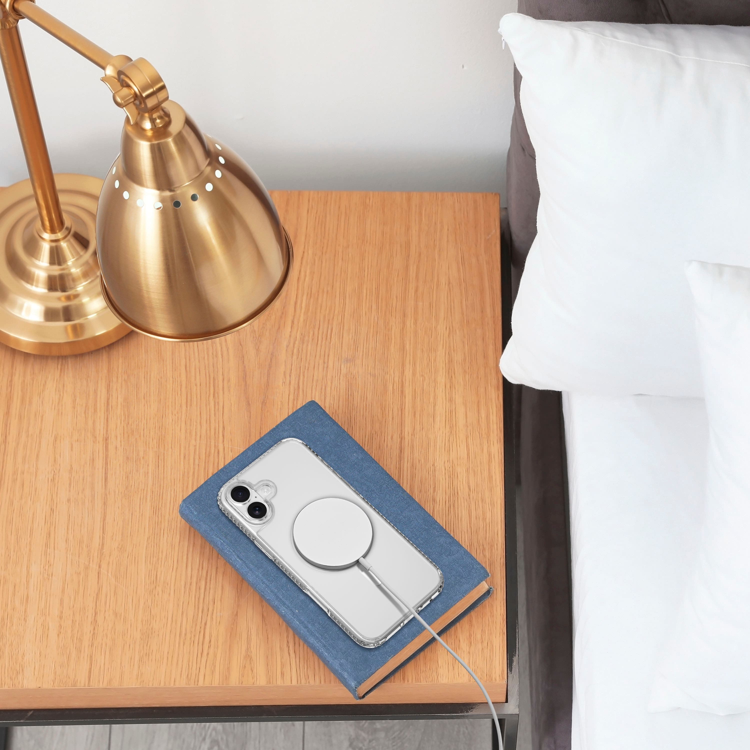 Alt View 13. Insignia™ - Hard-Shell Case with MagSafe for iPhone 16 Plus - Clear.