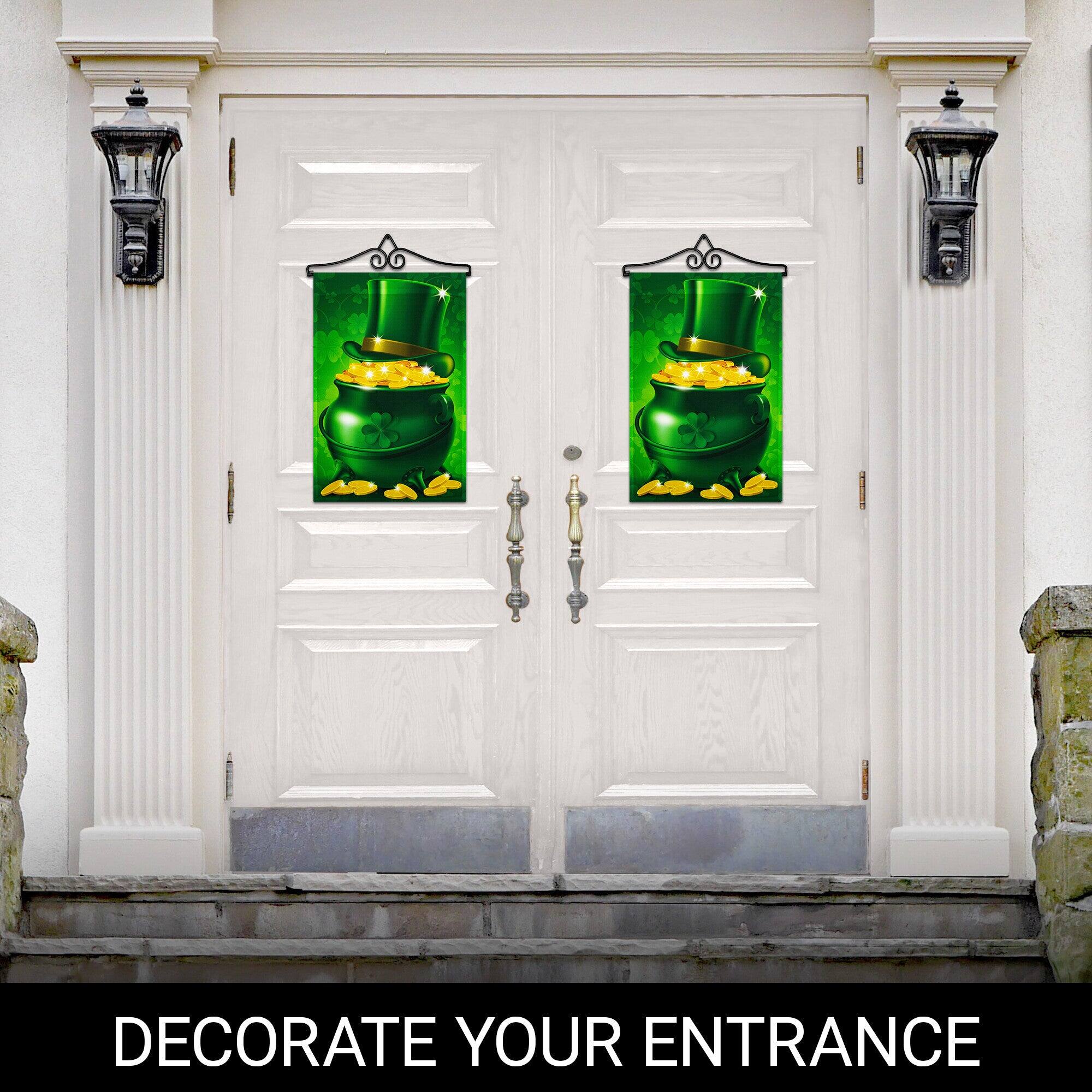 DECORATE YOUR ENTRANCE