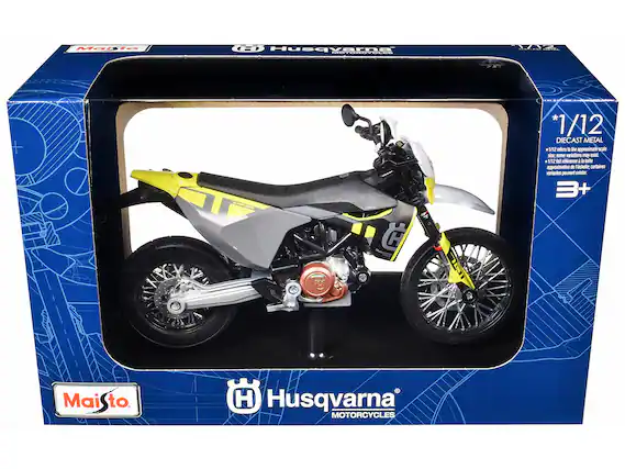 Maisto Husqvarna yara METARAVALLE CT LA adTEs D *1/12 DIECAST METAL 1/12 refers to the approximate scale. Some variations may exist. 1/12 fait référence à la taille approximative de Techelc certaines variantes peuvent exister. 3+ H Maisto. to 2 H Husqvarna MOTORCYCLES