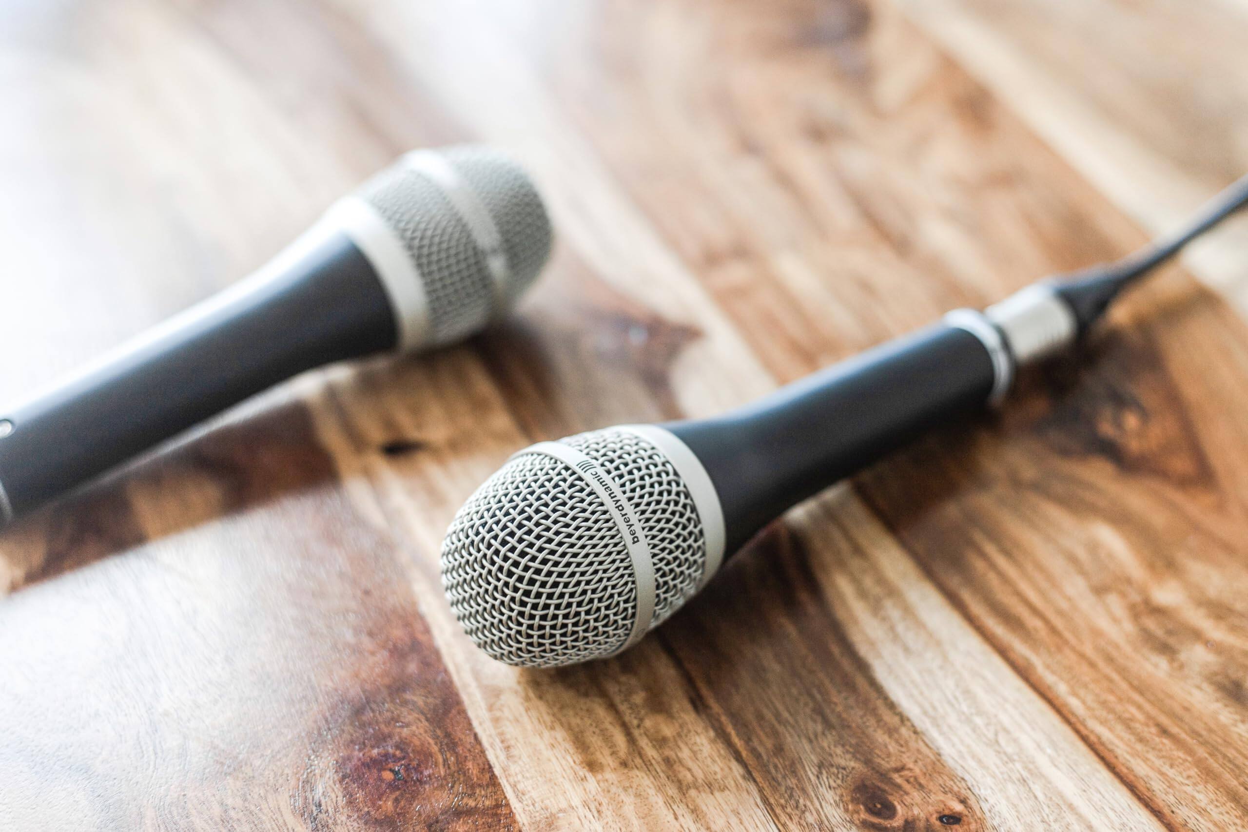 Angle. Beyerdynamic - Beyerdynamic TG-V50s Professional Dynamic Cardioid Microphone for Vocals, with Lockable On/Off Switch - Black.