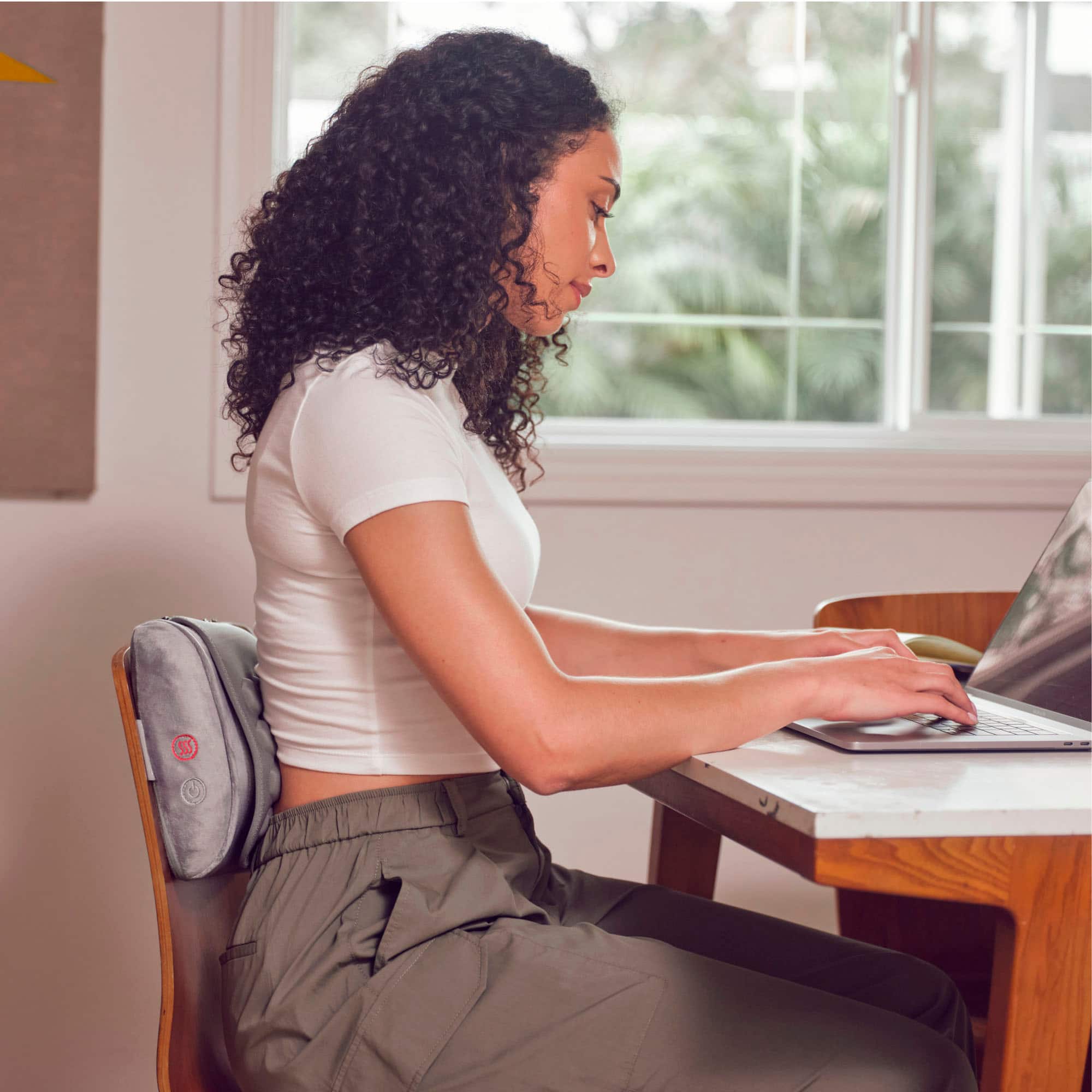 Alt View 12. Homedics - Contour gel shiatsu massage pillow - Gray.