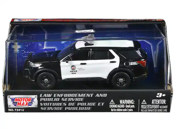 MOTOR MAX
LAW ENFORCEMENT AND PUBLIC SERVICE
VOITURES DE POLICE ET SERVICE PUBLIC
NO. 73412
WARNING: CHOKING HAZARD - Small parts. Not for children under 3 years.
ATTENTION: RISQUE D'ÉTOUFFEMENT - NECONVIENT PAS AUX ENFANTS DE MOINS 3 ANS.
POLICE
8945
"to protect and to serve"
3+
