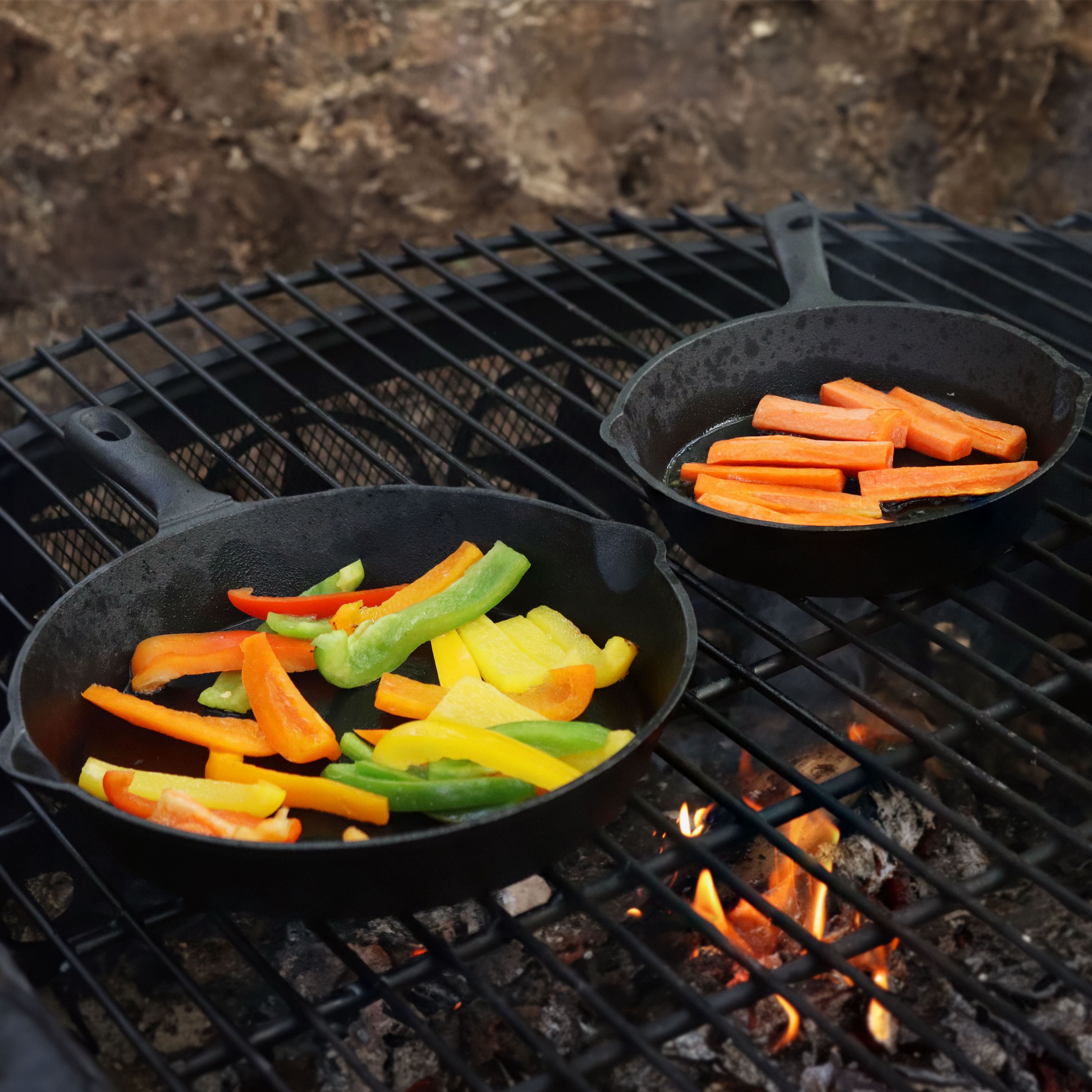 Sunnydaze 3 Piece Cast Iron Pre Seasoned Skillet Set with 3 Pans