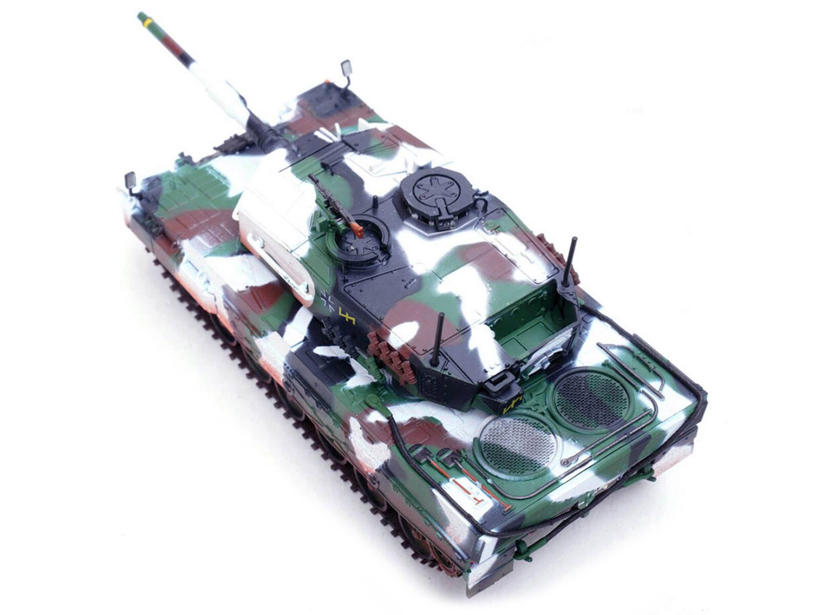 Alt View 4. Panzerkampf - Leopard 2A4 Main Battle Tank with Snorkel "Winter Camouflage" German Army "Armor Premium" 1/72 Model by Panzerkampf.