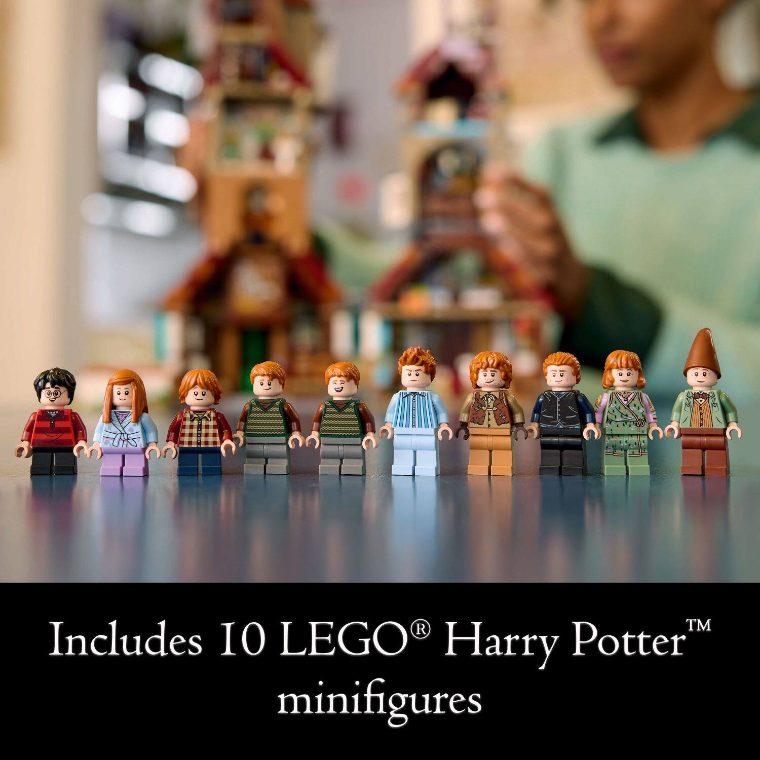 Includes 10 LEGO Harry Potter minifigures.